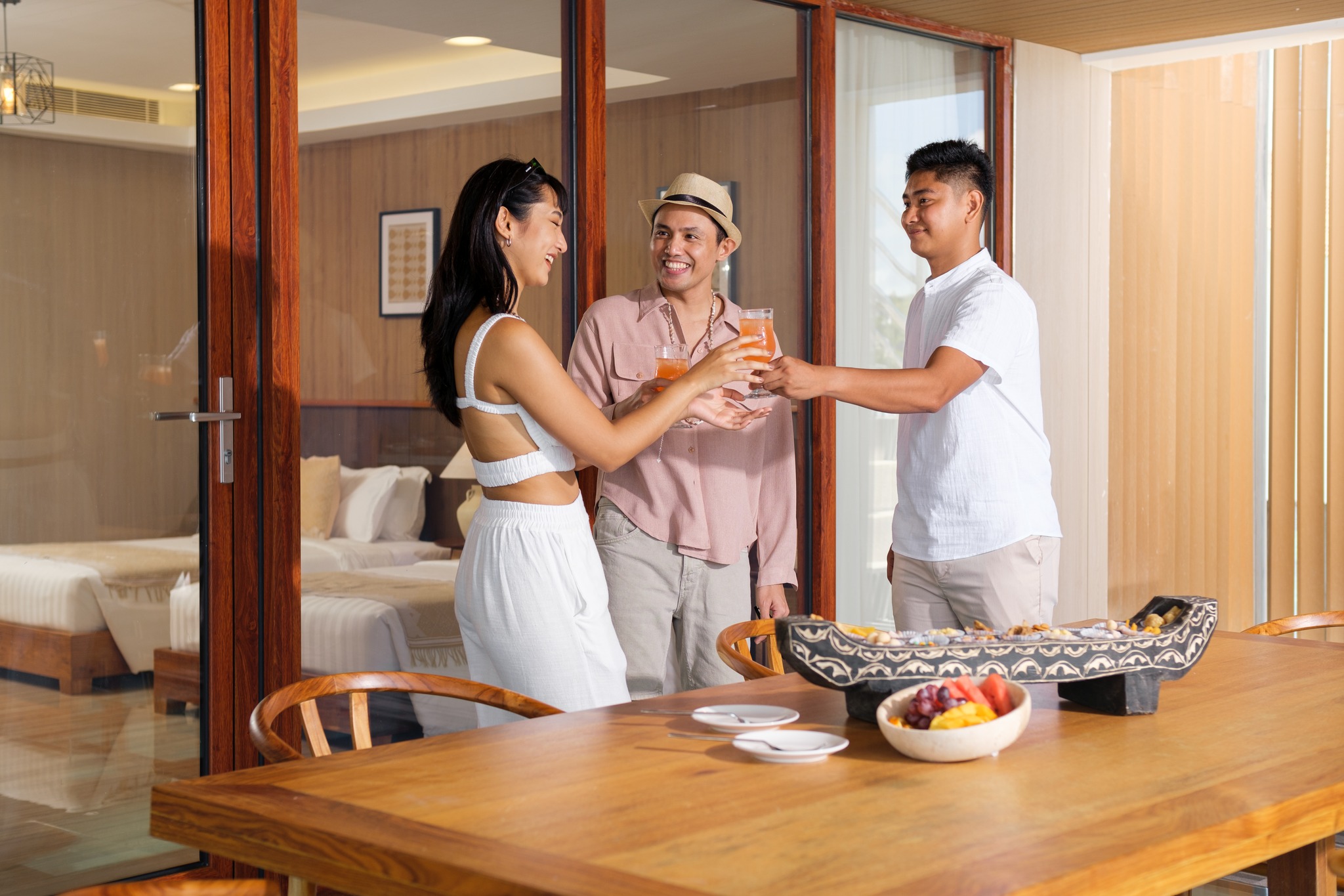 Your day, your pace. 🌅 Whether it’s arranging meals, planning activities, or attending to small requests, our Butler Service exclusive to Salepan guests makes every moment effortless.
sunlighthotelsandresorts.com/setir
#DoseOfSunlight #SalepanVilla #Palawan #Philippines