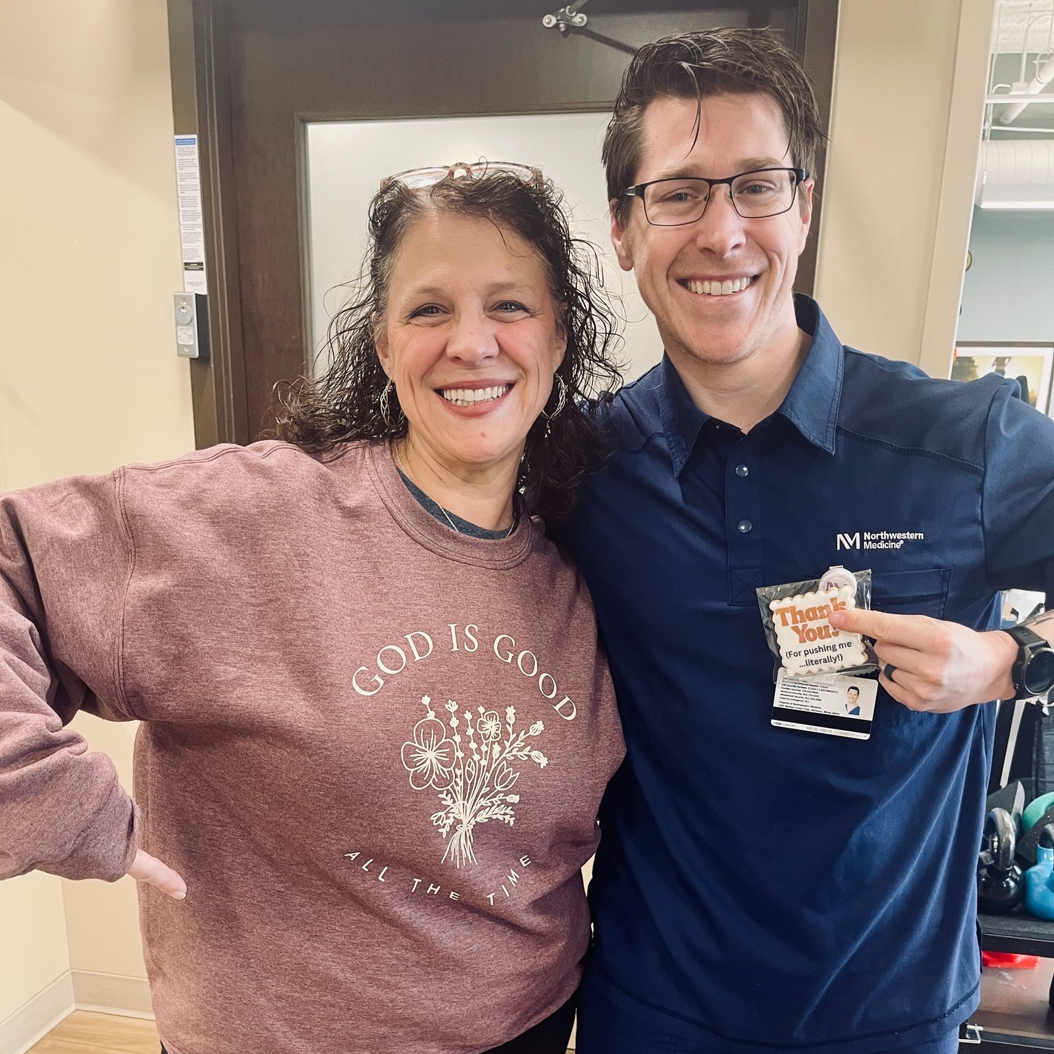 đ I have a bone to pick with these people⌠@northwesternmedicine
Because ever since I got my brand-new hip, theyâve been determined to make sure it actually works â even if that meant plenty of stretching, sweating, and âcharacter-buildingâ discomfort along the way. And honestly? Iâm grateful for every bit of it!
One month ago I had a full hip replacement⌠A shiny, modern hip that my physical therapy team immediately decided to test to its limits. And yesâŚďż˝they inflicted the kind of pain that only professionals can legally inflict. đđ
But they also gave me strength, confidence, and mobility when I wasnât sure I could get them back.
And honestly? Theyâre the heroes I didnât know I needed.
�So when @sugarcookiemarketing_ challenged bakers across the globe to bake a Thank You Cookie for someone who made an impact in our lives, the answer was obvious.
To my physical therapists Chris, Pawel & ElizabethâŚ
Thank you for the patience, the push, and the progress â and for dealing with every dramatic noise I made along the way. Iâm moving stronger and more confidently today because you believed in me, even when I didnât believe in myself⌠or my ability to survive one more stretch.
If YOU have someone in your life who lovingly torments you for your own good â tag them below and tell me why they deserve a cookie too.
đ And donât miss the rest of the gratitude! Check out what other bakers created by clicking #SCMCollabTY and read their heartfelt (and some hilarious) stories.