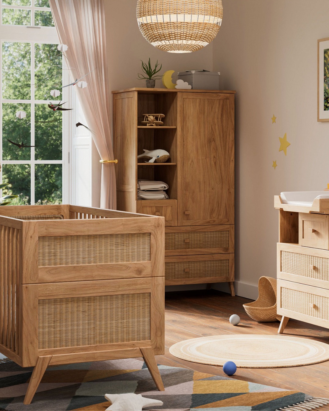 La chambre Marélia Bois, l’élégance naturelle au cœur de la chambre de bébé !
Évoquant la douceur des marées, la chambre Marélia Bois célèbre la beauté du bois véritable et du rotin naturel.
Chaque meuble associe authenticité, durabilité et bien-être, pour créer un cocon apaisant où bébé grandit en harmonie avec la nature 🍃
Un design intemporel, des matériaux nobles, et la promesse d’un espace sain et chaleureux 💛
👉🏼 Découvrez la chambre Marélia Bois sur www.theo-bebe.fr
#theobebe #mareliabois #chambrebebe #boisnaturel #rotinnaturel #mobilierdurable #designfrançais #ecoresponsable #parentserein #douceurdenature