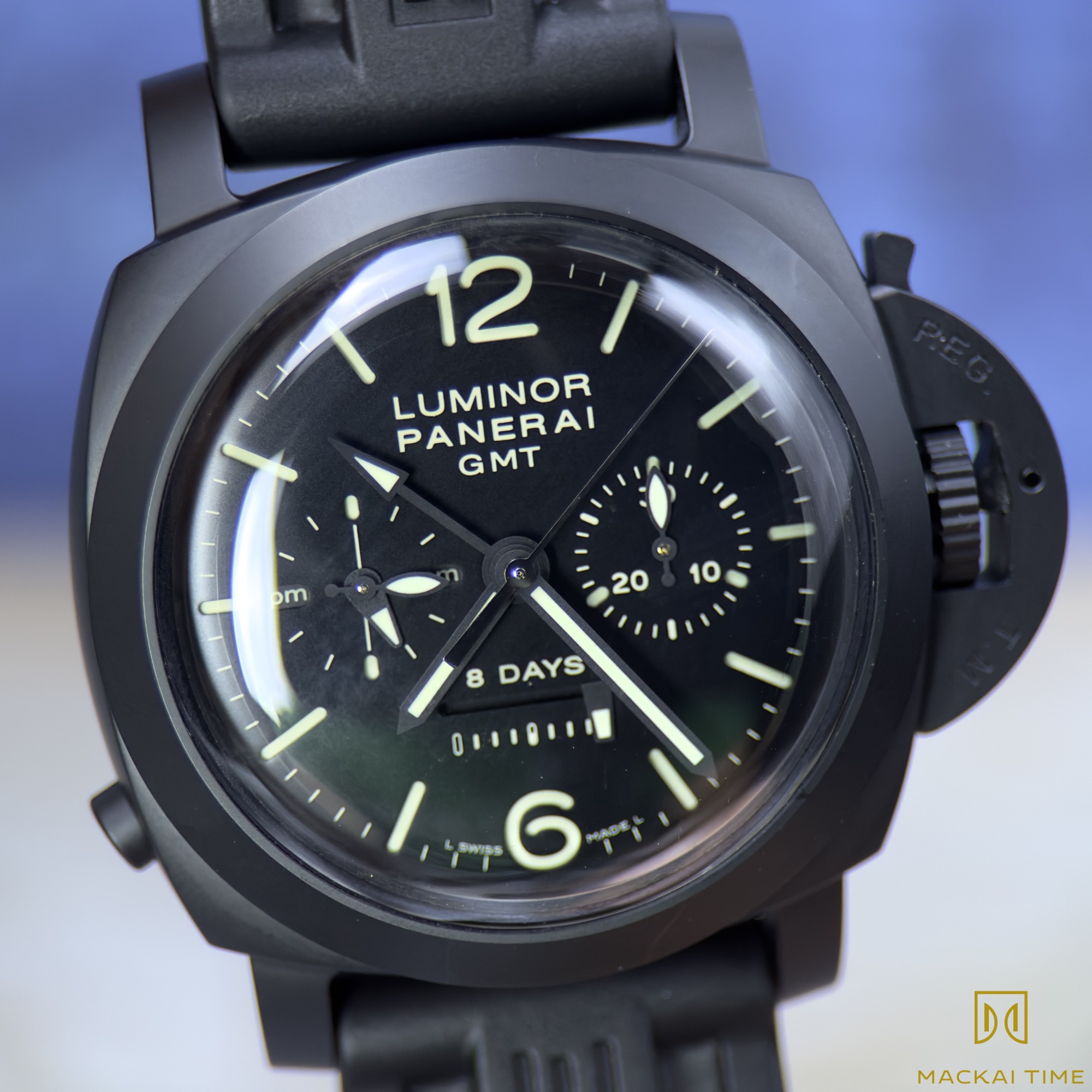 ⚫🔥 Panerai Luminor 1950 8 Days GMT Monopulsante Chrono – PAM00317 🔥⚫
The PAM00317 embodies the essence of a tactical tool watch. Lightweight, versatile, and purpose built, limited to just 400. It’s distinguished, precise, and mission ready like the elite operators it was inspired by. Featuring the stealth of matte black ceramic and the resilience of the in-house P.2004 monopusher chronograph, GMT, make it one of the most complete and desirable timepieces for the unique, modern collection.
📦 Complete Set | ⭐ Excellent Condition | 📆 2014 Warranty card
Quick Details:
• 44mm Matte Ceramic Case
• Manual Wind P.2004 Caliber
• 8-Day Power Reserve
• Monopusher Chronograph
• GMT Function
• Sapphire Crystal + Exhibition Caseback
• Includes both boxes, card, manual, strap tool, and extra straps
Condition: Excellent overall with light signs of wear 9 o’clock case side, running perfectly.
#Panerai #watches #itsMackaiTime #birmingham #birminghamalabama #panerailuminor #watchcollector #luxurytimepiece