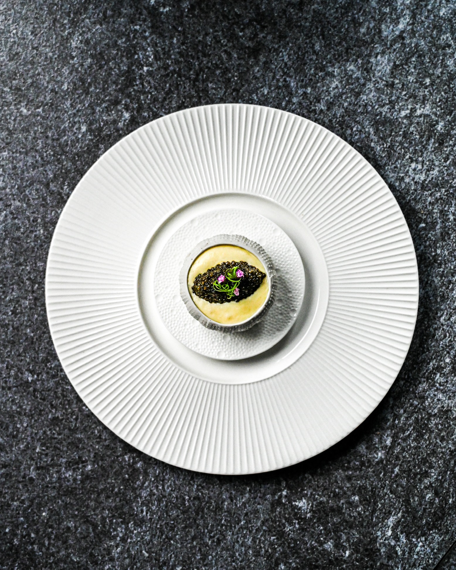 Caviar Potato at L’Arôme by the Sea
A festive-season highlight: slow-baked potato topped with Osciétre caviar and Mori-Tama egg. Modern French elegance, premium ingredients, and coastal spirit—served at Phuket’s premier French fine dining destination overlooking the Andaman Sea.
#LaromeByTheSea #FineDiningPhuket #FrenchCuisine #CaviarLovers #PhuketRestaurants #Gastronomy #FestiveMenu #AndamanSeaDining #LuxuryDining #PhuketFoodie