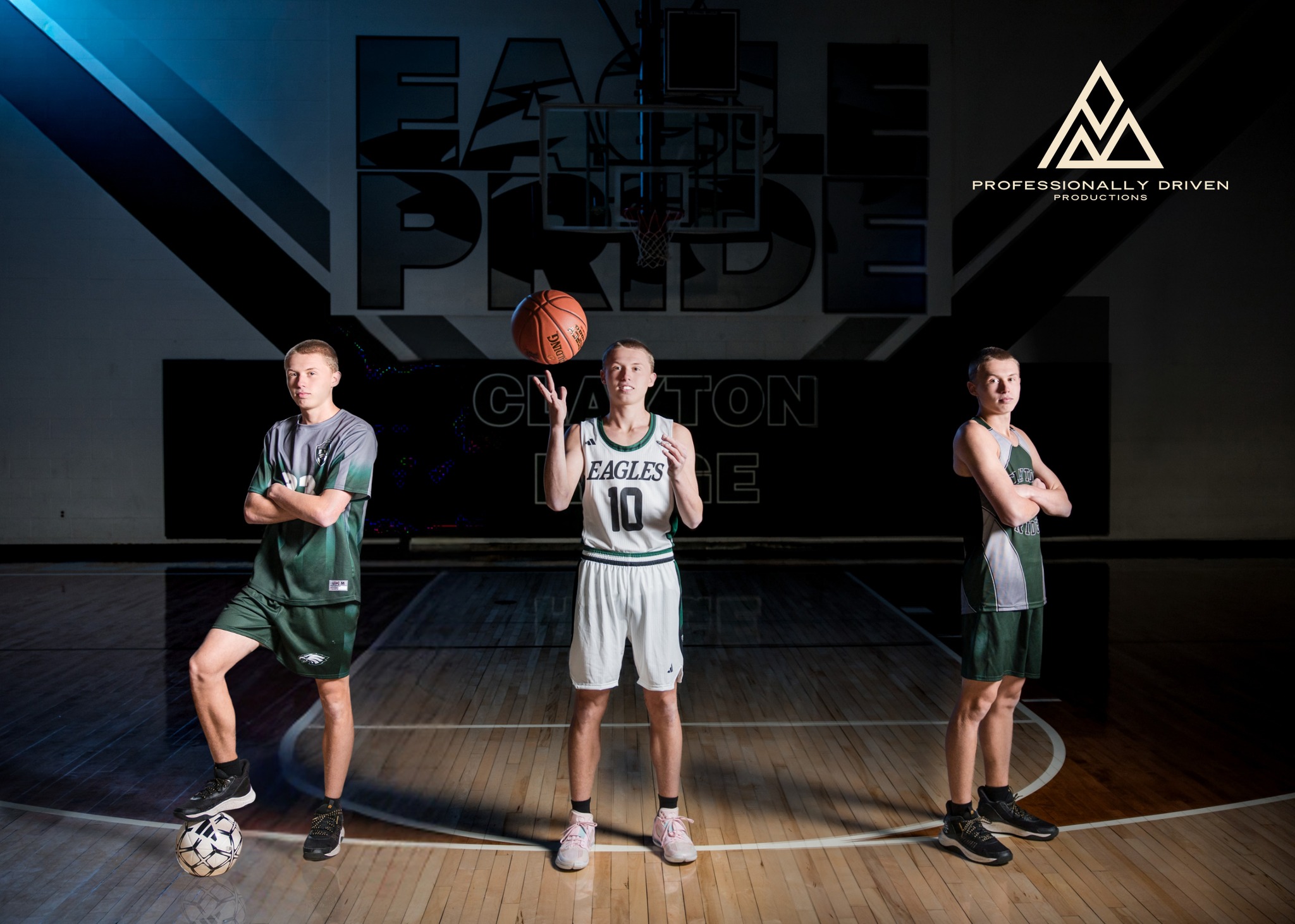 Ethan Backes — Clayton Ridge Class of 2026.
Ethan wanted a mix of gym, field, and outdoor portraits, and he crushed every one of them. From basketball to soccer to fall senior looks, this session had a little bit of everything — and he made it easy.