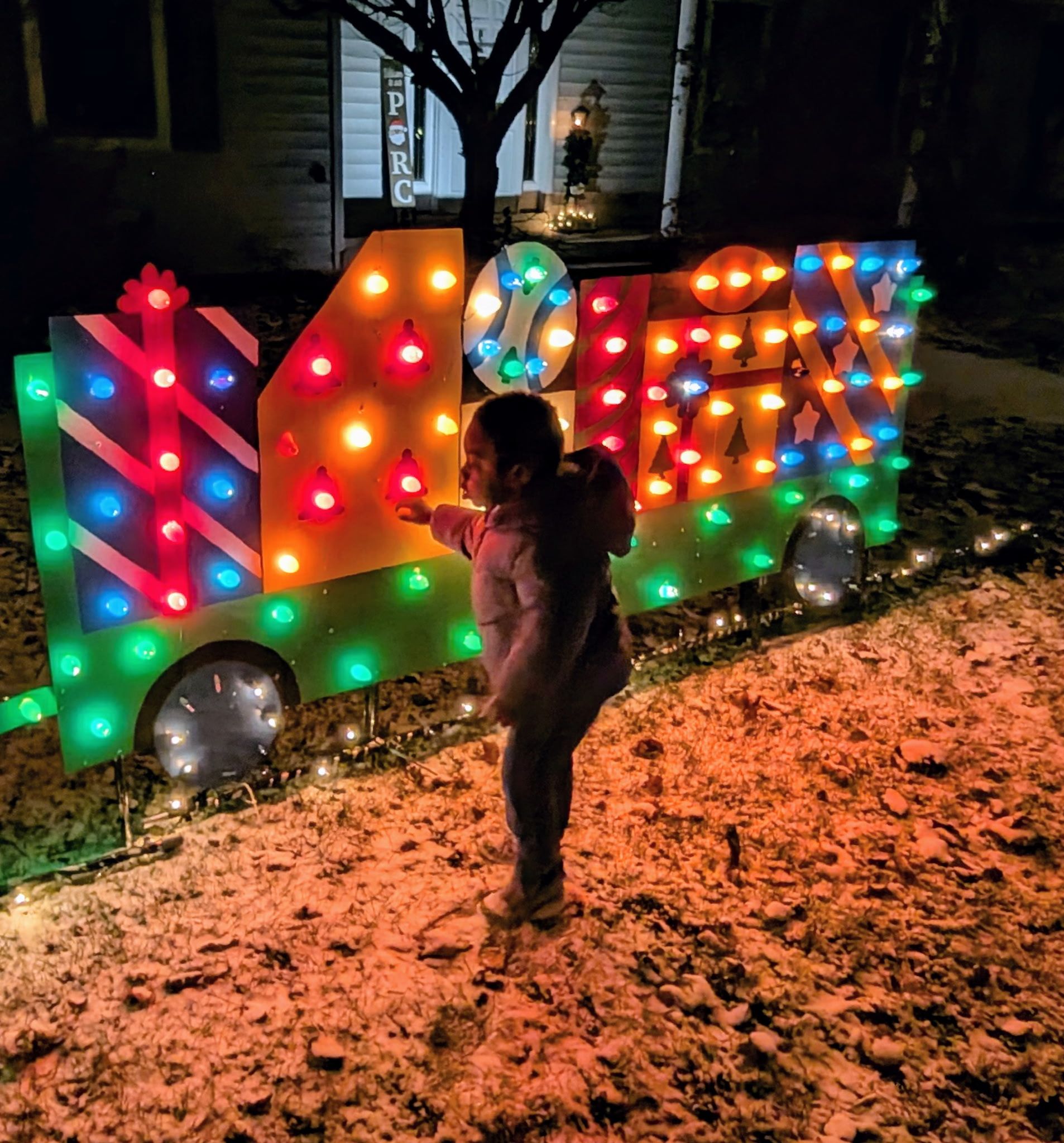 Hey friends — I’m looking for recommendations on holiday light shows in/around Indianapolis! 🎄✨
Have you been to:
The Speedway Lights (at the Indianapolis Motor Speedway)
The Fairgrounds Lights
Which do you prefer, and why? What stood out to you — the setup, the experience, the price, the crowd, anything!
Bonus: If you have any other light shows or holiday displays near Indy or CU that are must-sees, please drop them too. Thanks! 😊