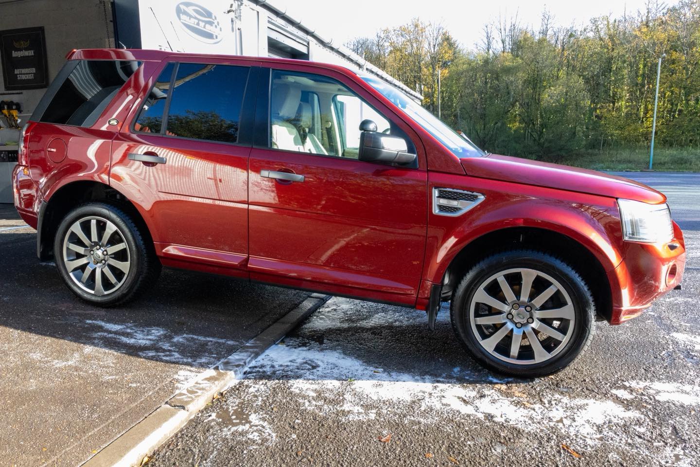 Guyโs Freelander 2 back in for its maintenance clean ๐โจ
Another regular returning to keep his vehicle looking its absolute best โ spotless, glossy and fully protected all year round.
Our maintenance plan ensures:
โ
Safe, scratch-free wash techniques
โ
Exterior safely cleaned & protected
โ
Gloss boosted every visit
โ
Premium products used throughout
โ
Consistent results that keep your vehicle looking showroom-fresh
If you want the same level of care for your vehicle, get in touch and see why so many trust Valet N Sh๏ฟฝine with their pride and joy ๐
๐ Unit 2, Gelligron Industrial Estate, Tonyrefail, CF39 8ES
๐ 07392 677411
#ValetNShine #MaintenancePlan #Freelander2 #SouthWalesDetailing #CarCareExperts #ProfessionalValeting #Tonyrefail #DetailingLife #GlossFinish #ReturningCustomer