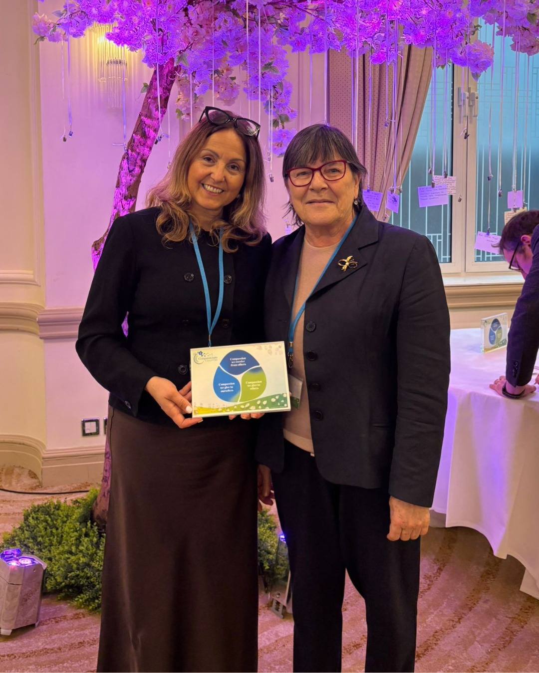 Last week, Carla attended the Compassionate Cancer Care Forum 2025 organised and funded by Daiichi Sankyo Europe.
The conference brought together a diverse group of stakeholders from across Europe involved in the cancer care of patients including nurse representatives, mental health professionals, patient and caregiver organisations and academia. The goal was to identify practical support for nurses to enhance compassionate care in oncology. ❤
#compassionatecare #strengthagainstcancer #força