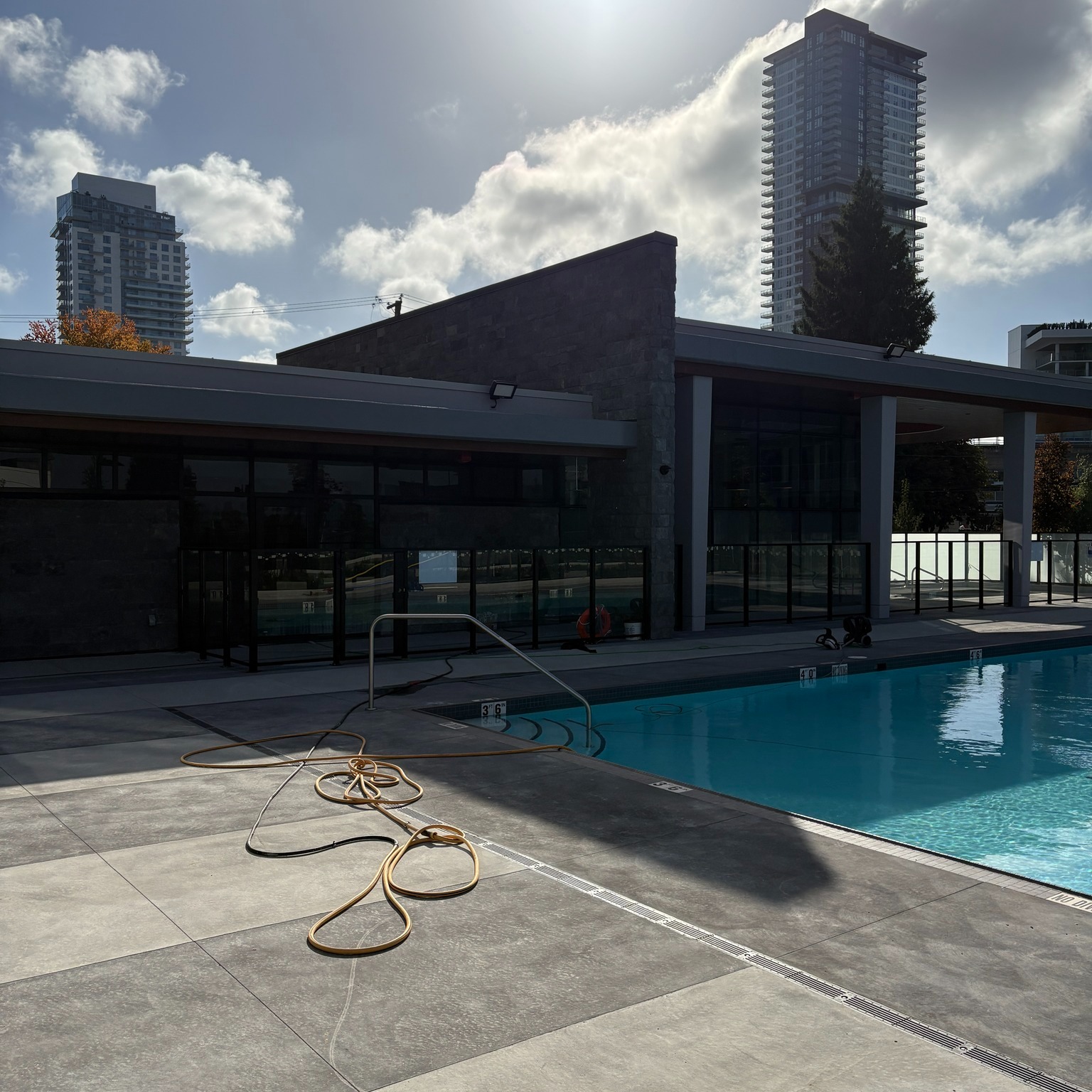 Part two of our three-post series from Smith & Farrow in Burnaby.
These shots highlight the stonework around the pool and amenity building, the green space on the roof, and the dog area. All of the stone here is Whistler Basalt Ashlar Veneer from Bedrock Natural Stone. The colour and texture give the whole site a consistent, modern look that fits right in with the rest of the development.
Always cool seeing how this material works across different spaces.
#BlackDiamondMasonry #SmithAndFarrow #WhistlerBasalt #AshlarVeneer #BedrockNaturalStone #CommercialStonework #AmenitySpace #BCConstruction #MasonryCraftsmanship