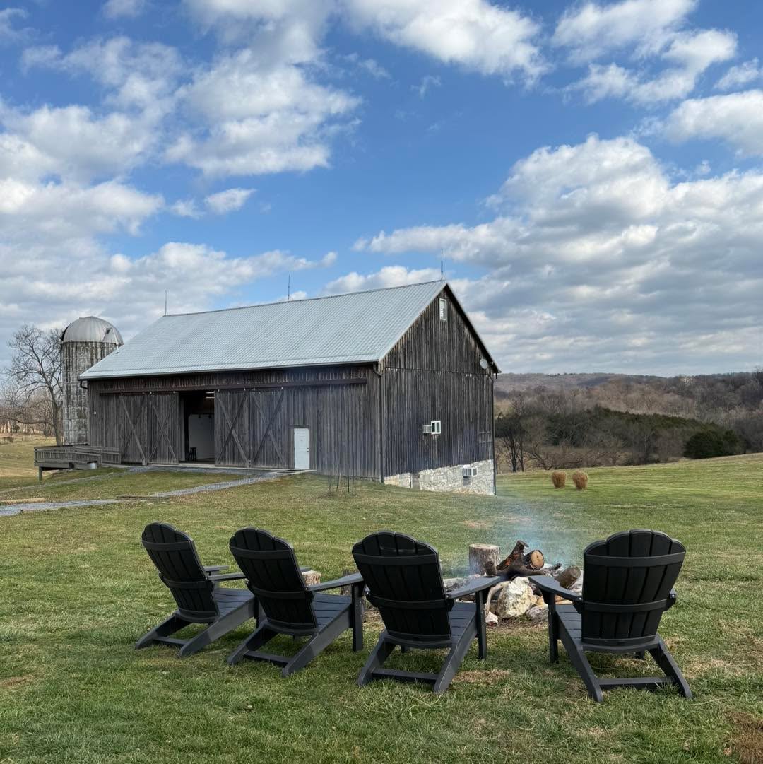 Music has started and the wine is flowing! All that’s missing is you. We’ll save a seat for ya!
#seeyasoon #seeyousoon #winery #open #seeyouthere