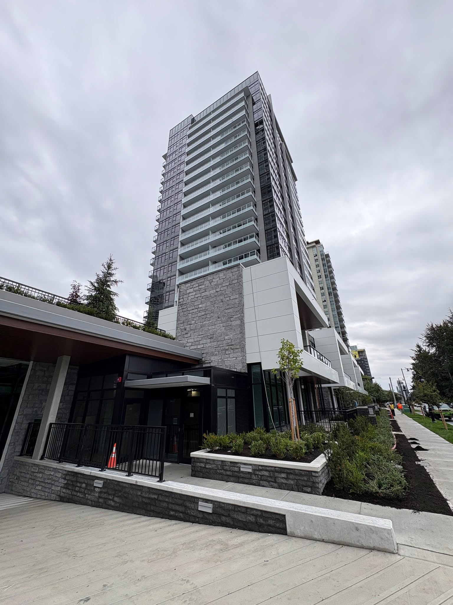 Wrapping up our three-post series from Smith & Farrow in Burnaby.
This set focuses on the north tower, the outdoor amphitheater, the maintenance area, and the exterior work on the upper and lower townhomes. All of the stonework here uses Whistler Basalt Ashlar Veneer from Bedrock Natural Stone, which gives the whole development a solid, clean look that ties the different spaces together.
It’s always satisfying seeing how this material works across large sites like this, from retaining walls and planters to columns and townhome entrances.
#BlackDiamondMasonry #SmithAndFarrow #WhistlerBasalt #AshlarVeneer #BedrockNaturalStone #CommercialStonework #BCConstruction #MasonryCraftsmanship #Townhomes #Amphitheater
