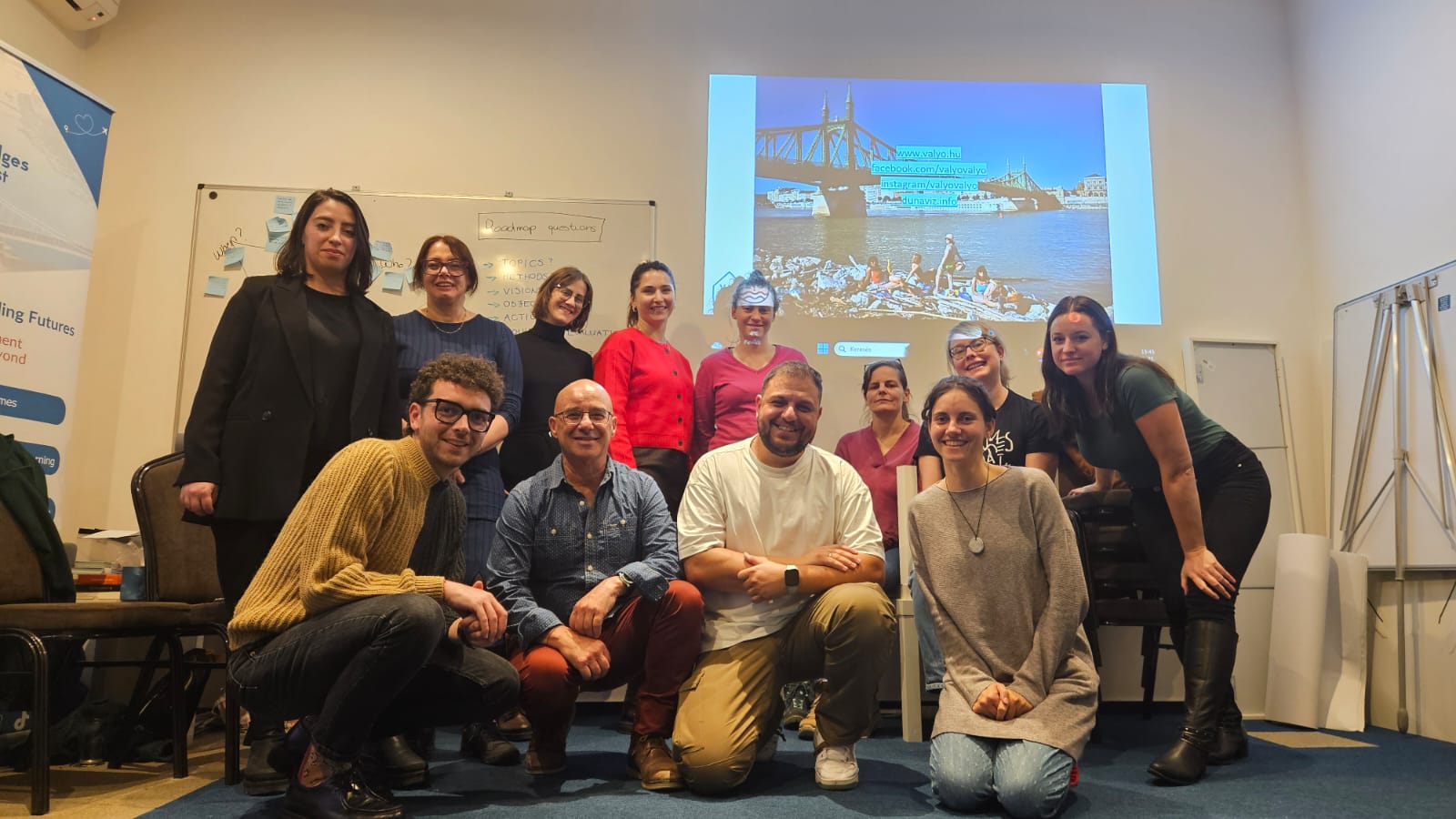 🌊 BLUEFRONT Training of Trainers – Day 4 in Budapest! ✨
Today we stepped outside the training room and into real practice!
📍 We visited one of the local Blue Schools of @youthbridges_budapest, learned how they integrate water education into everyday learning, and explored their inspiring school environment.
✨ We closed the day with a powerful guest talk from @valyovalyo , diving into creative community engagement and real-life practices around water, public space, and youth participation.
Grateful for another day of learning, sharing, and connecting! 💙
👉 Find out more about BLUEFRONT: https://www.bluefront.info/
@hyvarilainternational , @latra.gr , @youthbridges_budapest , @friendsofdonbosco , @filefcoop
#BlueFront #ErasmusPlus #BlueSchools #YouthWork #TrainingOfTrainers #CommunityEngagement #WaterRoadmaps #NonFormalEducation #Facilitation #ClimateAction #YouthForChange #EUClimateAction #BlueEconomy #Sustainability #WaterResources #WaterJustice #EuropeanGreenDeal #EUYouth #ClimateJustice #Finland #Greece #Hungary #Malta #Italy #YouthEngagement #EnvironmentalEducation #Empowerment