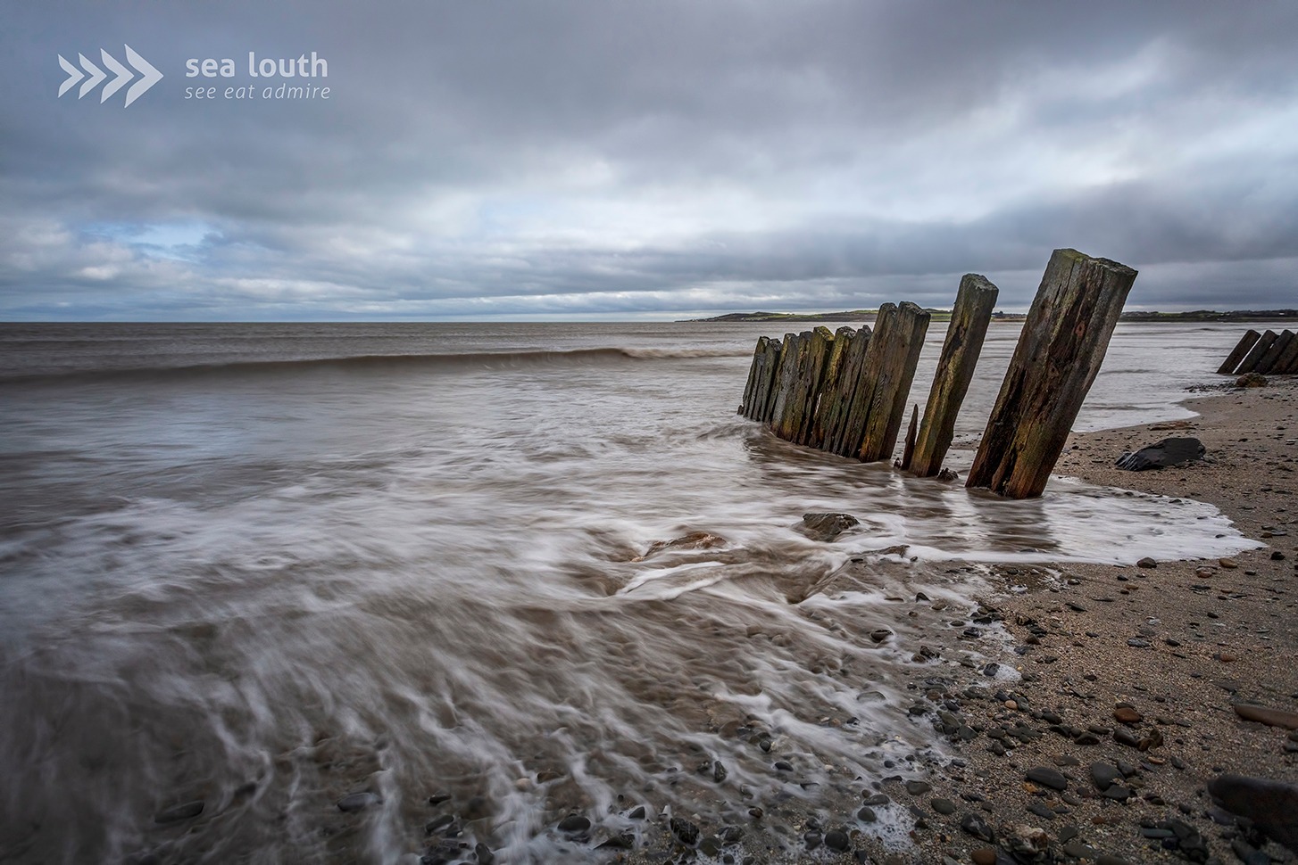 Waves, wonder, and wide-open skies 🌊💙
From the rugged shoreline the soft sands of Port Beach, this stretch of County Louth’s coastline is made for exploring, no matter the season! 🍃
Watch the waves roll in, spot the old wooden groynes standing strong against the tide, or let the little ones dig for treasures by the shore 🪣👧✨ There’s beauty and peace in every moment.
#SeaLouth #IrelandsAncientEast #KeepDiscovering #See #Eat #Admire #VisitLouth #PortBeach #IrishCoast #BeachDays #FamilyAdventures