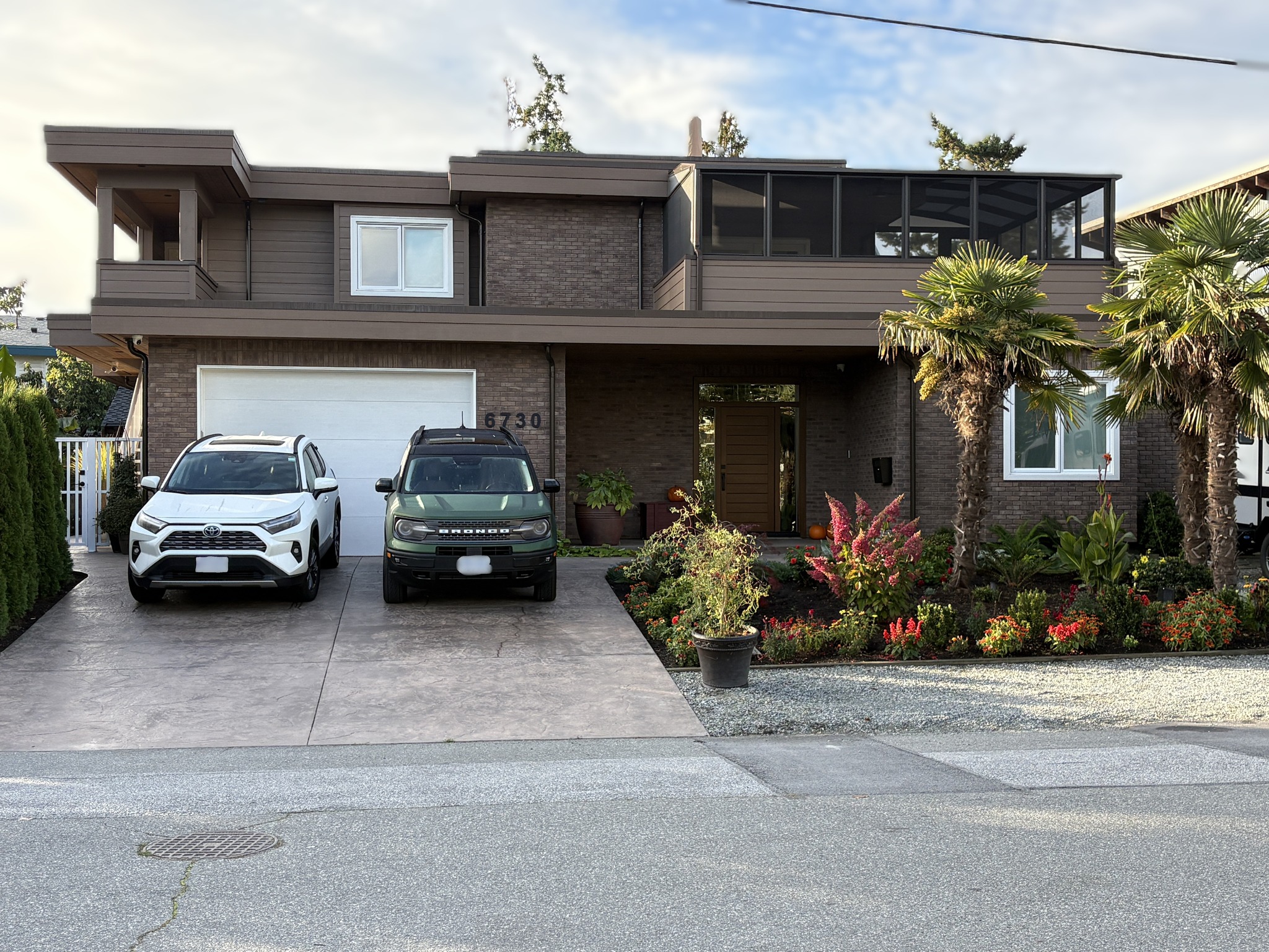 A brick veneer project we completed with WR Contracting in Boundary Bay.
For this custom home, we installed brick around the front entrance and garage area, the back patio with its outdoor fireplace and dining space, and two interior fireplaces, one in the living room and one in a bedroom. The brick adds warmth and character throughout the home and creates a clean, consistent look from the exterior to the interior.
Always a pleasure working with builders who value detail and good craftsmanship.
#BlackDiamondMasonry #BrickVeneer #WRConstruction #BoundaryBay #CustomHome #Tsawwassen #MasonryWork #InteriorFireplace #ExteriorBrickwork #BCConstruction