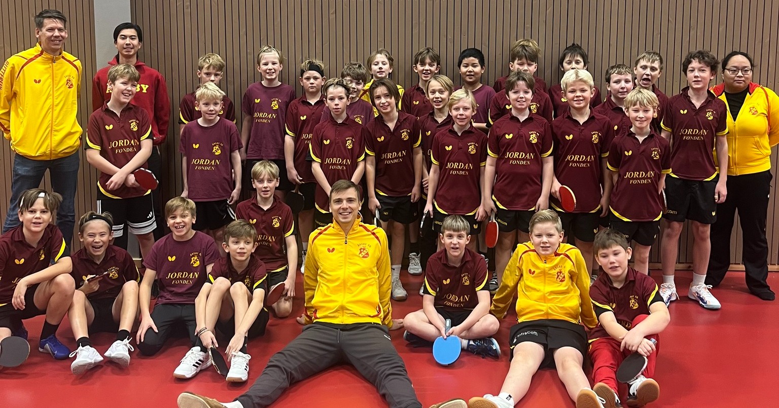 Matchhelg! Ăngby SK Ă€r ute pĂ„ mĂ„nga hĂ„ll i helgen dĂ„ vi har spelare som deltar i St Erikscupen (sammandrag 2), Rookiecupen, Sweden Star Flymanspokalen och Sweden GP HĂ€lsingebocken.
Vi önskar alla stort lycka till och hoppas att alla fÄr en fantastisk helg!
Tagga oss gÀrna i dina inlÀgg och stories (@angbysk) sÄ kan vi dela pingislyckan vidare!
Heja Ăngby! đđâ€ïž
đž Stefan Lagerqvist