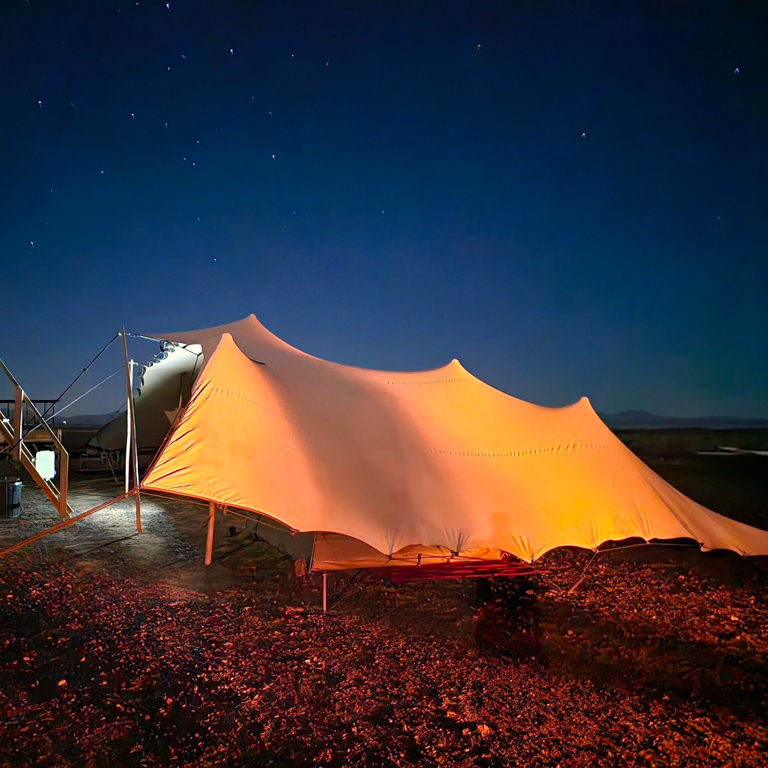Touch down in Tankwa and settle into a secluded rustic desert camp where Bedouin-style canopies, warm lantern light, and simple comforts frame the night. As the heat lifts, sundowners welcome the relaxing sky as it transforms into constellations and the occasional shooting star. An overnight fly-in experience built around fun, camaraderie, and desert skies.
Ideal for Corporate Group Getaways.
Book 👉 https://bit.ly/flyexptankwakaroo
#AfricaSkyRunners #TankwaKaroo #FlyInSafari #KarooExperience #StargazingSouthAfrica