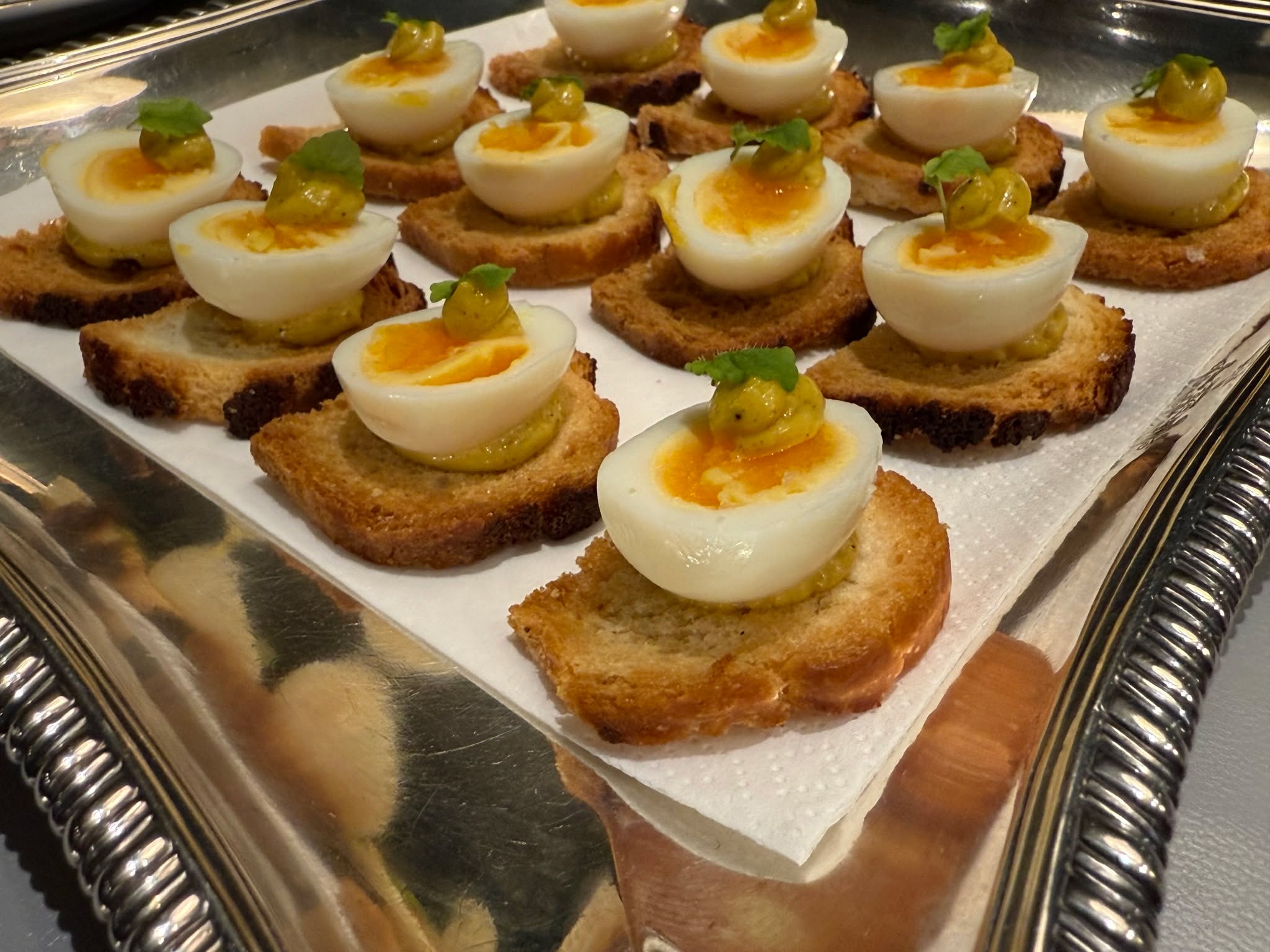 A few seasonal canapés heading out with pre dinner drinks last night...
Quails egg, Curry Mayonnaise & Coriander
Pulled Pork Tartlet, Semi Dried Tomato & Capers
#dinner #party #caterer #desserts #luxury #bespoke #reading #oxfordshire #finedining #local #buffet #dessert #wedding #passion #bowlfood #glutenfree #privatechef