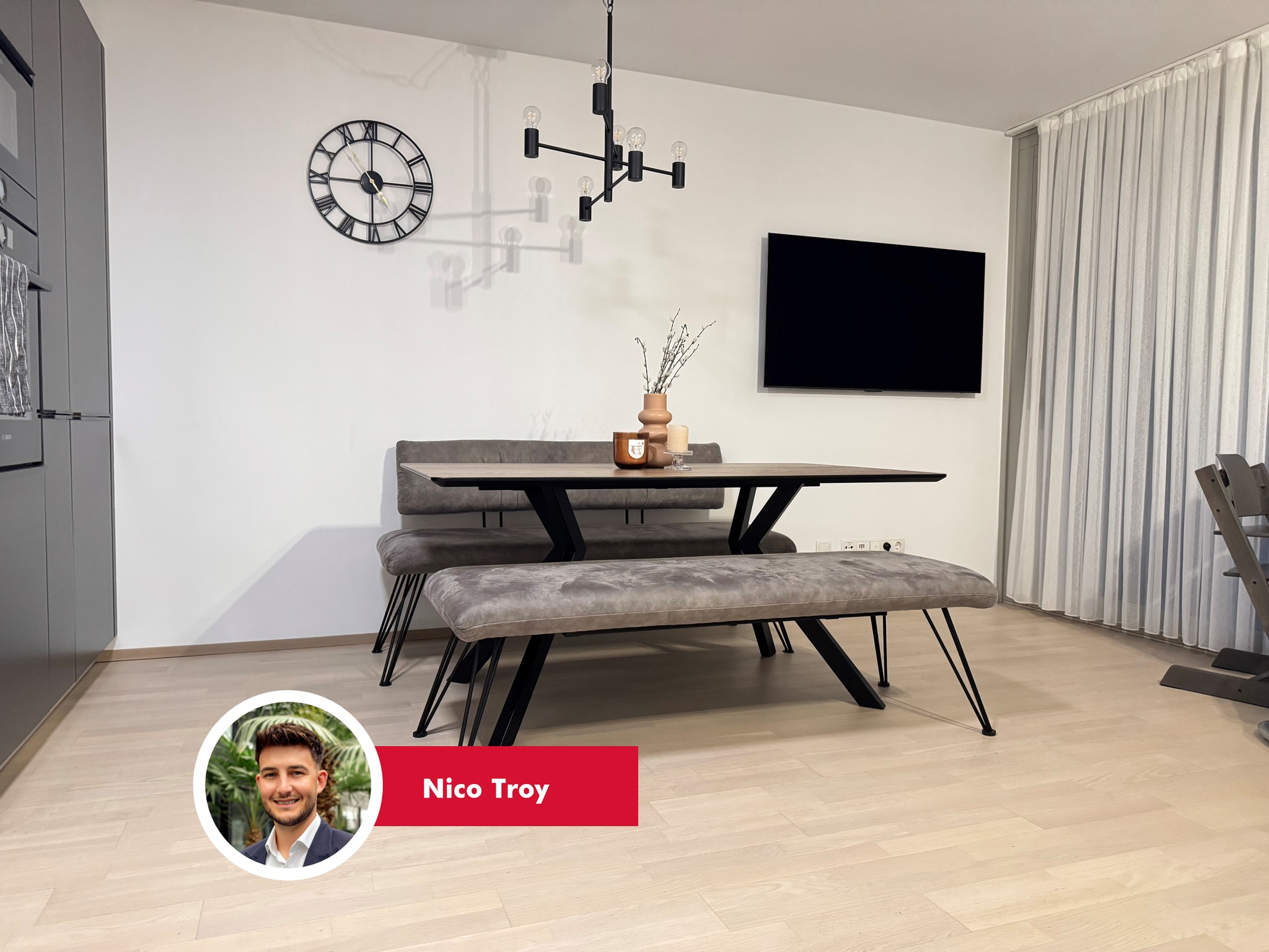 🏡 Moderne 3-Zimmer-Wohnung in Dornbirn Haselstauden zu verkaufen! 🌟
Diese großzügige 73 m²-Wohnung bietet alles, was du brauchst, um dich sofort wohlzufühlen:
✨ Top Ausstattung:
-> Offener Wohn-Ess-Kochbereich für gemütliche Abende
-> Große Fensterfront und sonnige Terrasse (13 m²) für entspannte Stunden
-> 2 Schlafzimmer für Ruhe und Rückzug
-> Modernes Badezimmer mit Badewanne, Dusche & Waschmaschinenanschluss
-> Separates WC & praktischer Abstellraum
-> Kellerabteil & Tiefgaragenplatz für noch mehr Komfort
🌱 Effiziente Wärmepumpe sorgt für nachhaltige Energie
🚀 Lift für maximalen Komfort
📍 Top Lage:
-> Ruhige Gegend in Dornbirn Haselstauden, perfekt für Naturliebhaber
-> Hervorragende Anbindung: Bahnhof (500m), Autobahnauffahrt (1,3km), Bushaltestelle (200m)
-> Spazier- und Radwege direkt vor der Tür 🚶♂️🚴♀️
-> Einkaufsmöglichkeiten, Schulen & Restaurants in unmittelbarer Nähe 🍴🛍️
🔧 Voll serviciert durch die Hausverwaltung – stressfreies Wohnen garantiert!
Diese Wohnung vereint Komfort, Nachhaltigkeit und ideale Lage – der perfekte Ort für dein neues Zuhause! 💫
Interesse? Melde dich für mehr Infos!
Nico Troy direkt ☎+43 664 8247126 📨nico.troy@bb-immobilien.at 🌏https://www.bb-immobilien.at/eigentumswhg/bb-25-01089
#immobilien #realestate #investment #vorarlberg #immobilienvorarlberg #dornbirn #eigentumswohnung #wohneigentum #eigenheim #wohnungkaufen #rheintal