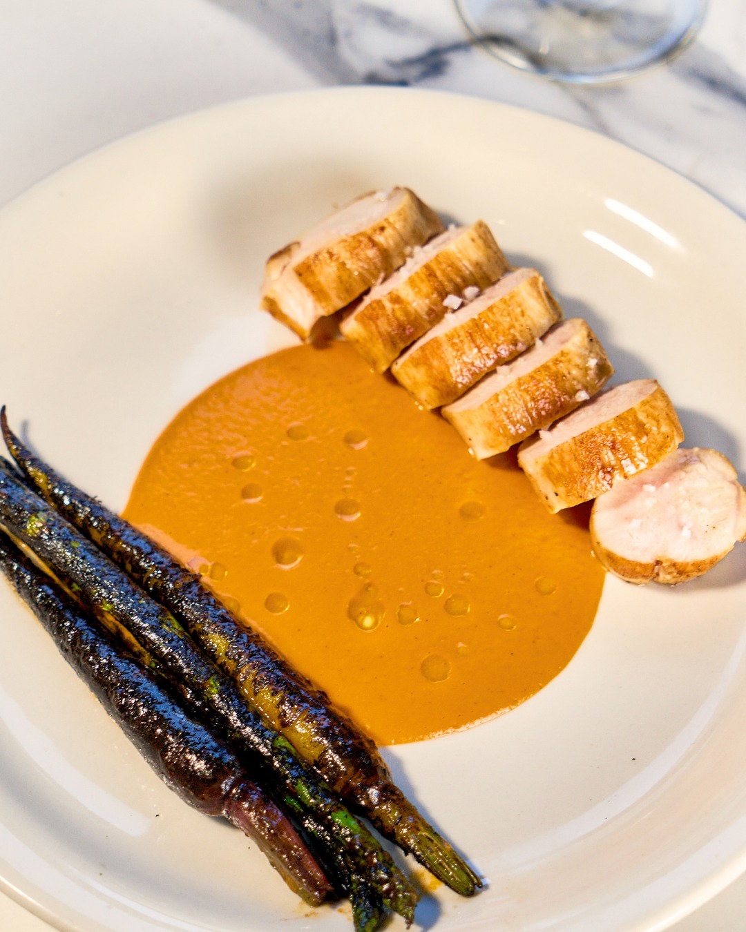 Servidos con dedicación, sabor y el toque que distingue a Arango.
Cada detalle, un homenaje a la cocina mexicana contemporánea. Reserva en www.arangorestaurante.com
#RestaurantesCDMX #PlanEnLaCiudad #ArangoCDMX #AltaCocinaMexicana #RooftopCDMX