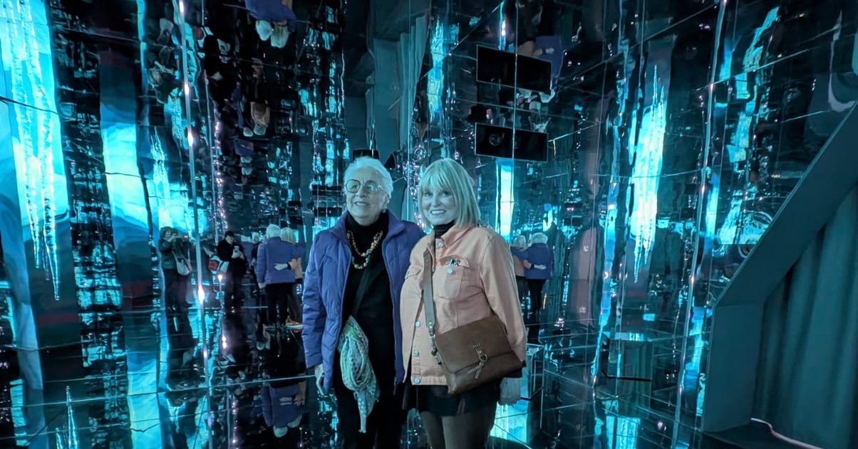 Exploring the GIGA · Antarctica Experience ❄️🐧 Some of our members recently visited this immersive, multimedia exhibition that recreates the landscapes, wildlife, and scientific missions of Antarctica. It was an unforgettable outing that everyone enjoyed.
It was a great opportunity to connect, learn something new, and share a unique moment together outside our usual routine. A big thank-you to everyone who joined, always a pleasure to spend time as a community.
If you want to experience more fun adventures, it's not too late to join our club! www.iwcbarcelona.com
#IWCBBarcelona #IWC_Barcelona #CommunityEvents #AntarcticaExperience #ImmersiveExhibition #CulturalOuting #LearnTogether #ExploreBarcelona #GIGAAntarctica