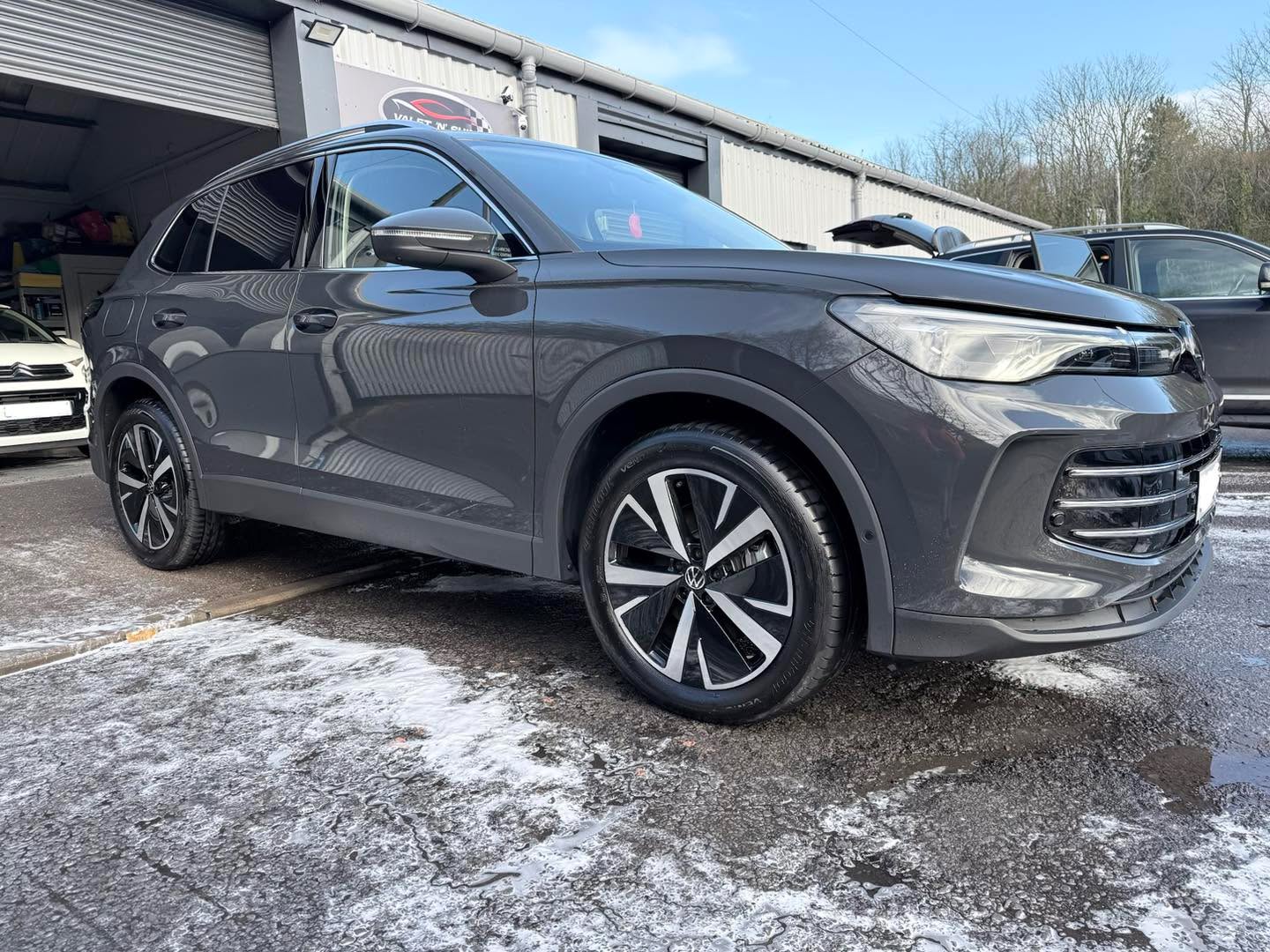 Another two stunning vehicles in for their regular maintenance cleans ๐โจ
Both of these have been with us since the day they rolled out of the showroom โ and thanks to our professional care, safe wash methods, and ongoing protectionโฆ they still look as good as, if not better than, the day they left there.
This is exactly where our Maintenance Plan shines.
Itโs designed for customers who want their vehicles consistently looking their absolute best โ inside and out โ without the risks that come with rushed roadside washes.
At Valet N Shine, every maintenance clean includes:
๐งฝ Safe, contact-minimised wash process using plush microfibres and a multi-bucket system
๐ฟ Full decontamination stages when needed to prevent buildup of harmful road grime
๐บ Interior care tailored to your vehicle โ clean, fresh, and allergen-free
๐ Ongoing gloss and protection for ceramic-coated vehicles
๐ธ Attention to detail that maintains that โshowroomโ look month after month
Our maintenance clients benefit from:
โ๏ธ Priority booking
โ๏ธ Reduced long-term costs
โ๏ธ Better paint longevity
โ๏ธ A consistently spotless vehicle, every single time
If you want your vehicle looking immaculate all year round โ without lifting a finger โ our maintenance plan is the perfect choice.
๐ Valet N Shine โ Unit 2, Gelligron Industrial Estate, Tonyrefail, CF39 8ES
๐ 07392 677411
๐ฌ Message us to get your vehicle booked in or to set up your own maintenance plan.
