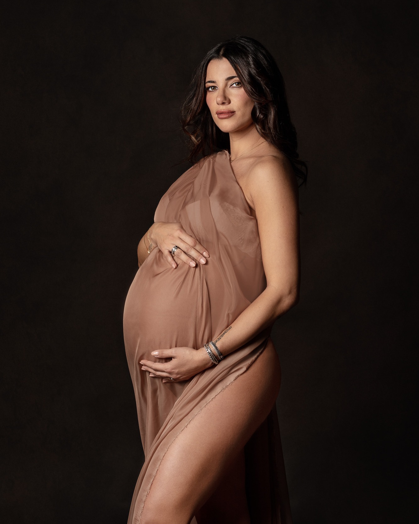 A glamorous, ethereal, romantic maternity portrait with an editorial feel and warm colors for this wonderful mother.🤎
.
Contact us to customize your maternity portrait experience. We'll create something unique and exclusive for you!
.
www.melaniamaffucciphotographer.com
.
HMUA @giuliagrillini.mua
.
Maternity photoshoot experience
Glamour and fashion maternity portrait
Fotografo gravidanza e neonati Modena
.
.
#melaniamaffucciphotographer #fotografomaternità #fotografomaternitymilano #maternityportrait #maternityportraiture #maternityportraitsession #maternityportraits #maternityphotoshoot #maternityphotographer #maternityglam #maternityglamour #maternityfashion #maternityfashionph #editorialmaternity #editorialmaternityshoot #luxuryexperiences #luxuryexperience #luxuryportrait #luxuryportraits #luxuryportraitstudio #luxuryportraitexperience #fotografomodena #fotografobologna #fotografoneonati #fotografogravidanza #fotografiagravidanza