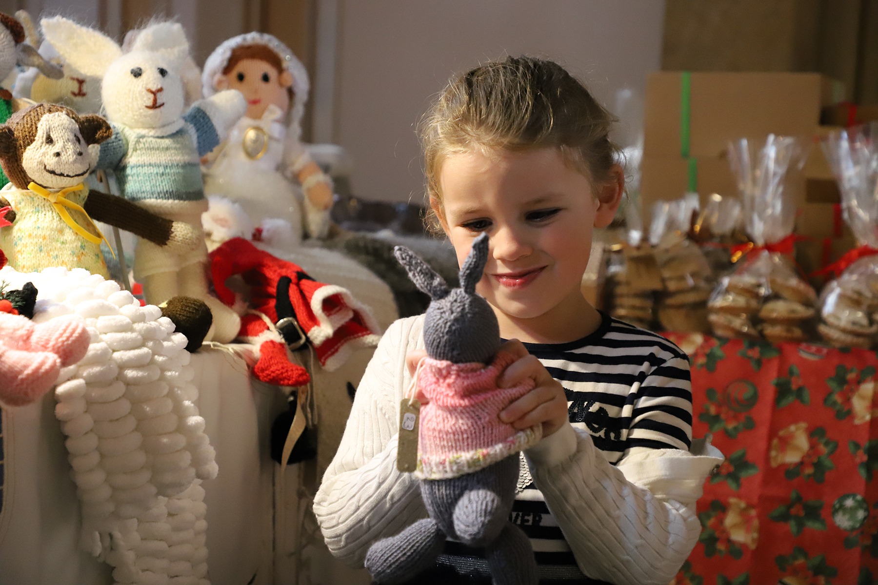 This Sunday, @malta_artisan_markets transforms the Palazzo into a festive celebration of handmade creativity.
Browse local artisans, discover one-of-a-kind gifts, and soak up the season with music, treats, and that special atmosphere where everyone—from the smallest visitors to the wisest—finds something to treasure. Doors open from 10am to 6pm, and entrance is free. Come play!
#PalazzoParisio #PalaceLife #visitpalazzoparisio #palazzoparisionaxxar