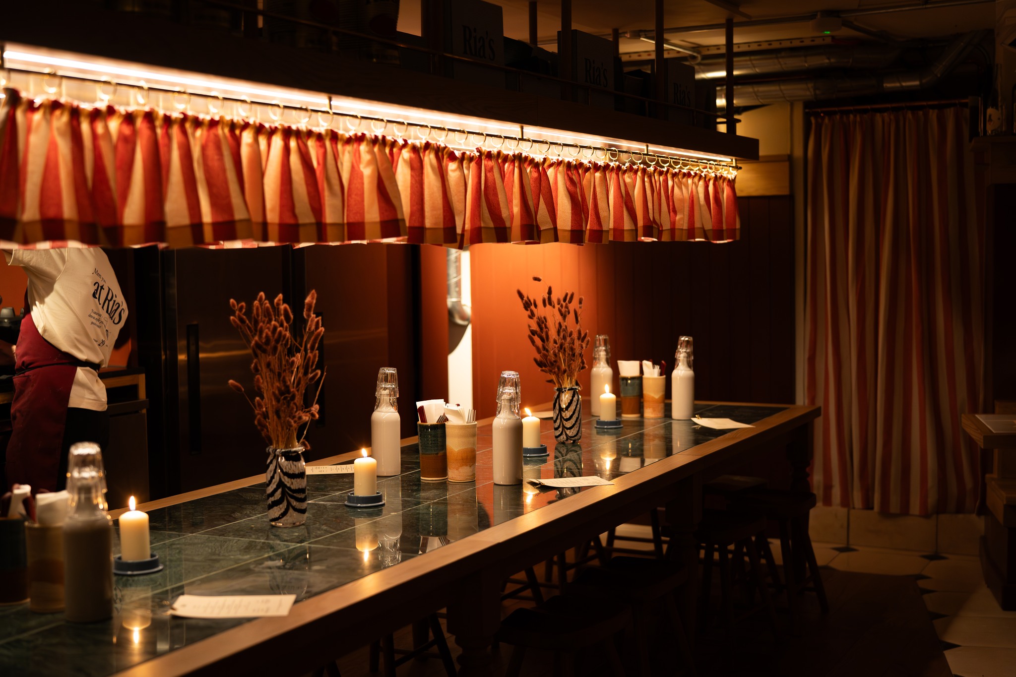 Fully booked online? We save 50% of tables at Soho and 30% of tables at Notting Hill for walk-ins. If your table isn’t immediately available, we will pop you on an automatic waitlist until you’re up. Ask one of our lovely staff for a pub recommendation and pop your feet up while you wait.