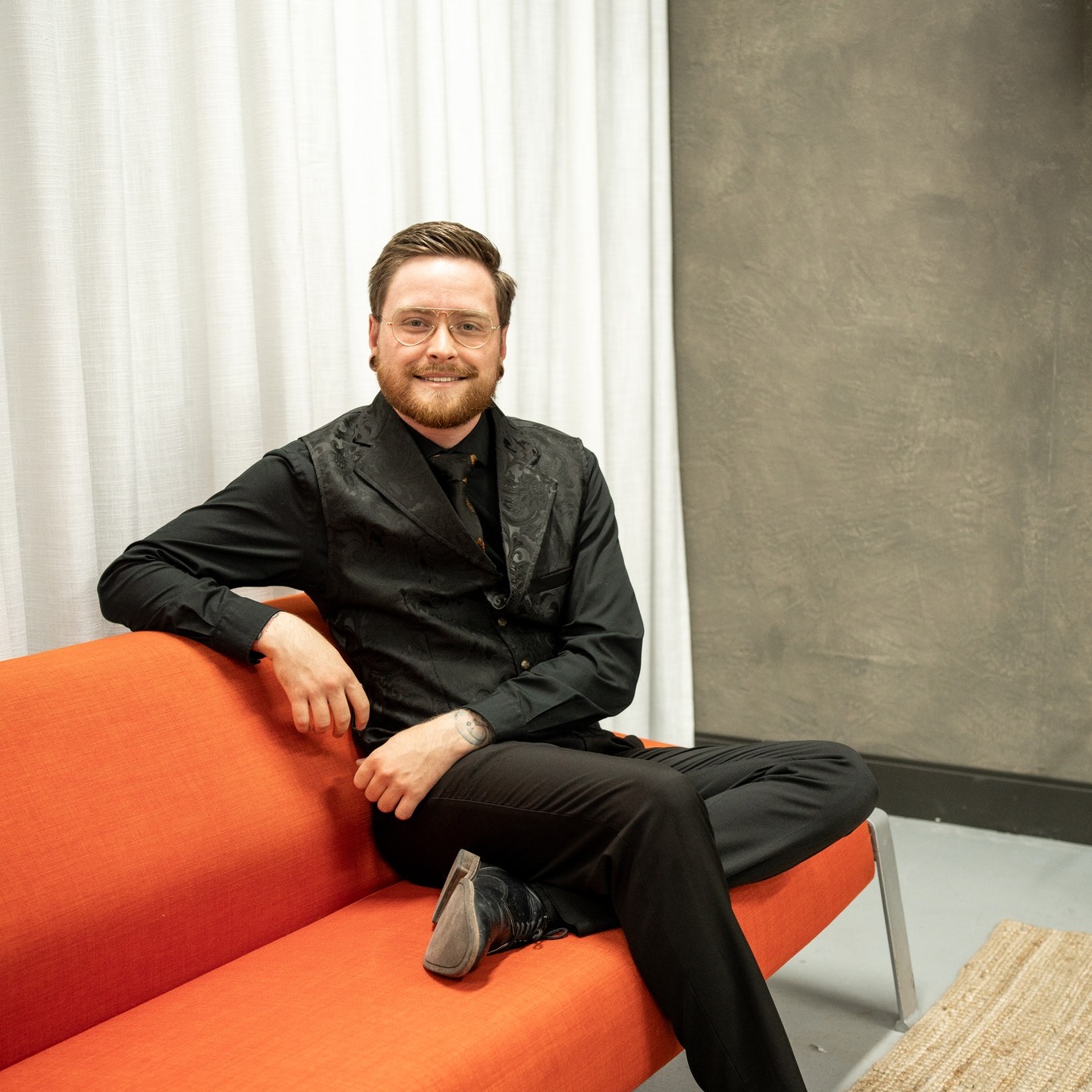 After a busy work week, there’s nothing sweeter than that first moment you actually sit down… breathe… and look around at the people who make it all worth it. 👪 Here's to hoping you all re enjoying the chance to pause on work and enjoy time together with family and friends.
.
.
.
.
branding, headshots, abq photography, abq photos, abq photographer, rio rancho photographer, albuquerque photographer, albuquerque photographers, nm photographer, albuquerque headshot photographer, rio rancho headshot photographer, albuquerque branding photographer, rio rancho branding photographer
#abqphotography
#abqphotos
#abqphotographer
#rioranchophotographer
#brandingphotos #headshots
#albuquerquephotographer #albuquerquephotographers
#bellavidaphotgographynm