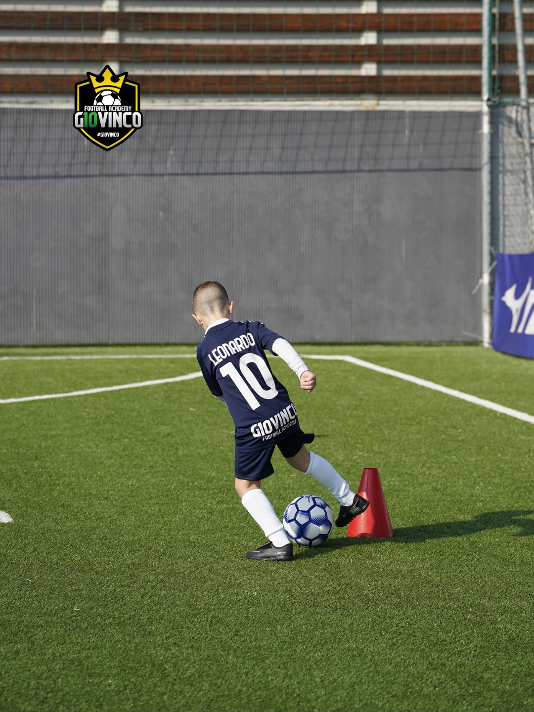 Esercizi di tecnica per i nostri piccoli campioni! 🔥 Scopri come lavoriamo sulla precisione e sul controllo palla ⚽️
Non è mai troppo presto per imparare!
Per informazioni 👇🏻
📍 Dove siamo: Green Club, Via Buffa 47 - Nichelino (TO)�🗓 Giorni disponibili: da Lunedì a Sabato�📞 Contatti: 3407443313 | ✉️ giovincoacademy@gmail.com
.
.
.
#G10vincoAcademy #giovinco #CalcioGiovani #Nichelino #PassioneCalcio #CalcioPerBambini #Torino #personalcoach #personalcalcio #TecnicaCalcio #controllopalla #precisione #eserciziditecnica #allenamento