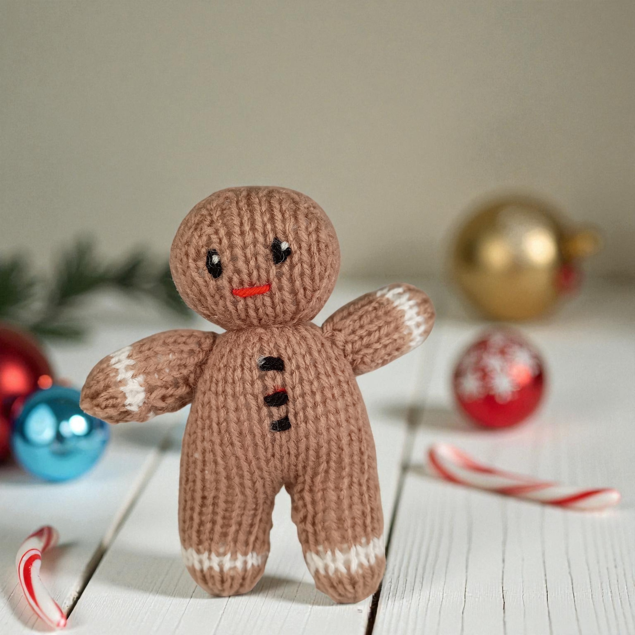 So, have you finished all your Christmas knitting yet?
I always think I’m done, but somehow there’s always time (and room) for just one more project.
It wouldn’t be the holidays without that last-minute bit of knitting, would it?
https://www.ravelry.com/patterns/library/sweet--spicy-mini-gingerbread-man
#knittedgingerbreadman
#ChristmasKnitting #gingerbreadman