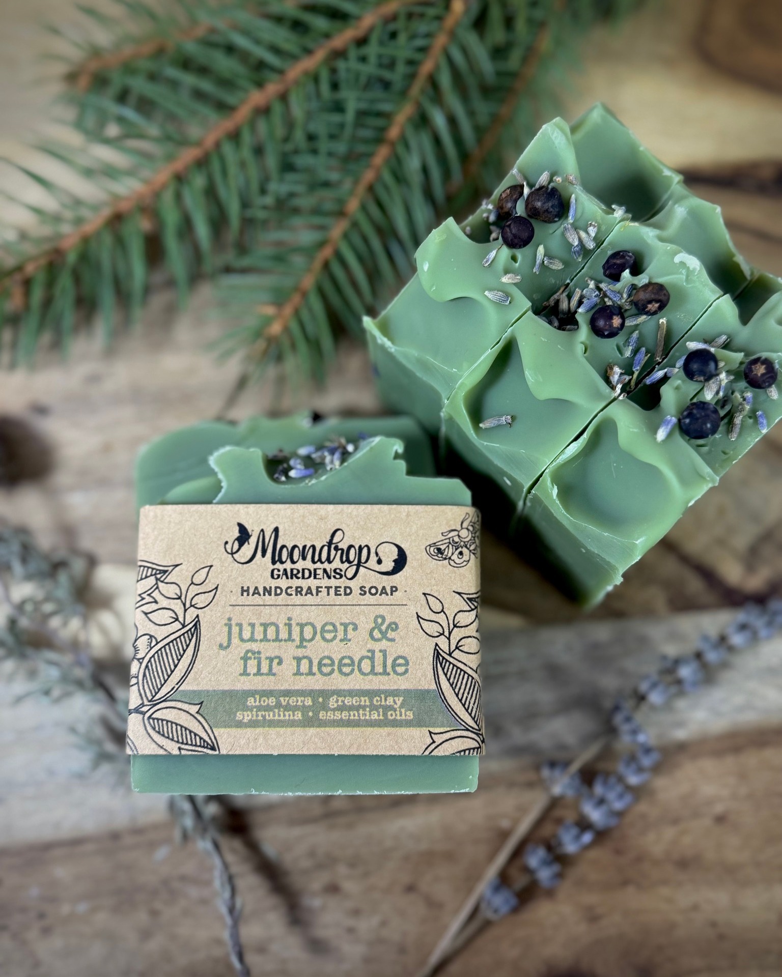 JUNIPER & FIR NEEDLE
Naturally Handcrafted Soap
a holiday staple
essential oils of:
juniper berry • lavender
fir needle • patchouli
scent profile:
{medium} woodsy • herbal
unique additives:
aloe vera
colored with:
green Brazilian clay • spirulina
topped with*:
juniper berries • lavender buds
This Limited Holiday Collection is available while supplies last!
Use code HOLIDAY2025 for 10% OFF your orders until 12/31
Available on our website or in person @dreaminggoddess in #PoughkeepsieNY
#artisansoap #handcraftedsoap #holidaygiftsets #holiday2025
#handcrafted #soapgifts #skinsosoft #shopsmall #HandcraftedHoliday
#TrendingNow #NaturalSkincare #ColdProcessSoap #HolidaySoaps
#GiftSmall #HudsonValleyMakers