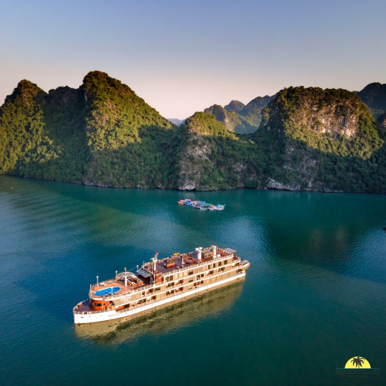 𝐄𝐭 𝐬𝐢 𝐭𝐨𝐧 𝐩𝐫𝐨𝐜𝐡𝐚𝐢𝐧 𝐯𝐨𝐲𝐚𝐠𝐞 𝐬𝐞 𝐯𝐢𝐯𝐚𝐢𝐭 𝐞𝐧 𝐦𝐨𝐝𝐞 𝐥𝐮𝐱𝐞… 𝐞𝐧 𝐦𝐞𝐫 ?
Envie d’une expérience différente, raffinée et tout en douceur ? Nous te proposons aussi des croisières plus luxueuses, pour découvrir le monde depuis le confort d’un navire élégant. Que tu rêves de naviguer en Méditerranée, entre îles, plages et cités historiques, ou de partir beaucoup plus loin, sache que les croisières de luxe s’explorent sur tous les océans du monde.
Ambiance intimiste, service haut de gamme, gastronomie soignée et itinéraires exclusifs : une façon unique de voyager, où chaque journée apporte une nouvelle escale, un nouveau paysage, un nouveau plaisir.
Prêt à monter à bord ?
#CroisièreDeLuxe #VoyageEnMer #Méditerranée #VoyageSurMesure #Croisière #DécouverteDuMonde #ÉvasionEnMer #romontregion