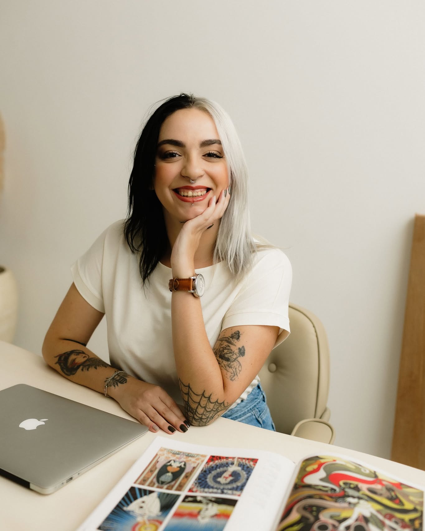 Social Media para a área da saúde não é volume, é intenção.
Aqui, na Abrace, criamos estratégias que respeitam o seu tempo, a sua rotina e a maneira como você se comunica. Planejamos antes de postar, medimos antes de decidir e ajustamos, sempre que necessário.
Comunicação funcional, leve e alinhada ao que você acredita!
Conheça mais dos serviços no nosso site. Link na bio!