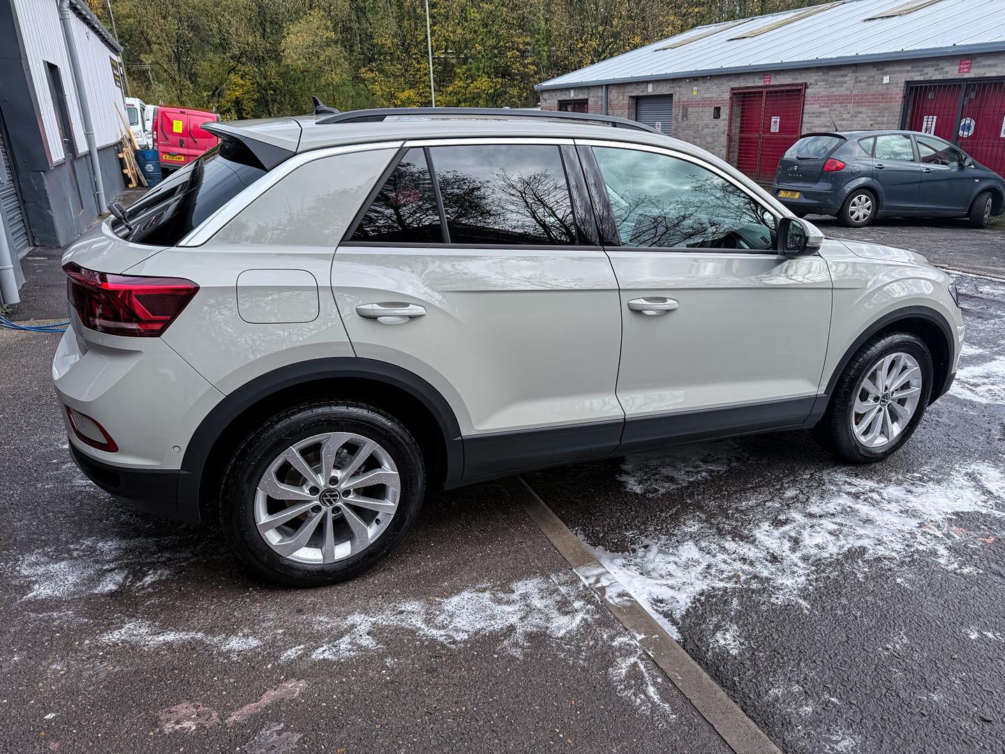 VW T-Roc in with us from a returning customer ๐โจ
Their newly purchased vehicle was treated to the full Valet N Shine experience โ inside & out โ leaving it looking fresh, protected and ready for the road ๐
Always great to see customers return to us with their new vehiclesโฆ it says everything about the quality, care and results we provide ๐๐
If your car needs that professional touch, get in touch today โ bookings available!
๐ Unit 2, Gelligron Industrial Estate, Tonyrefail, CF39 8ES
๐ 07392 677411
#ValetNShine #CarValet #DetailingSpecialist #VWTRoc #NewCarCare #ReturningCustomer #Tonyrefail #SouthWalesDetailing #CarCareExperts #GlossFinish