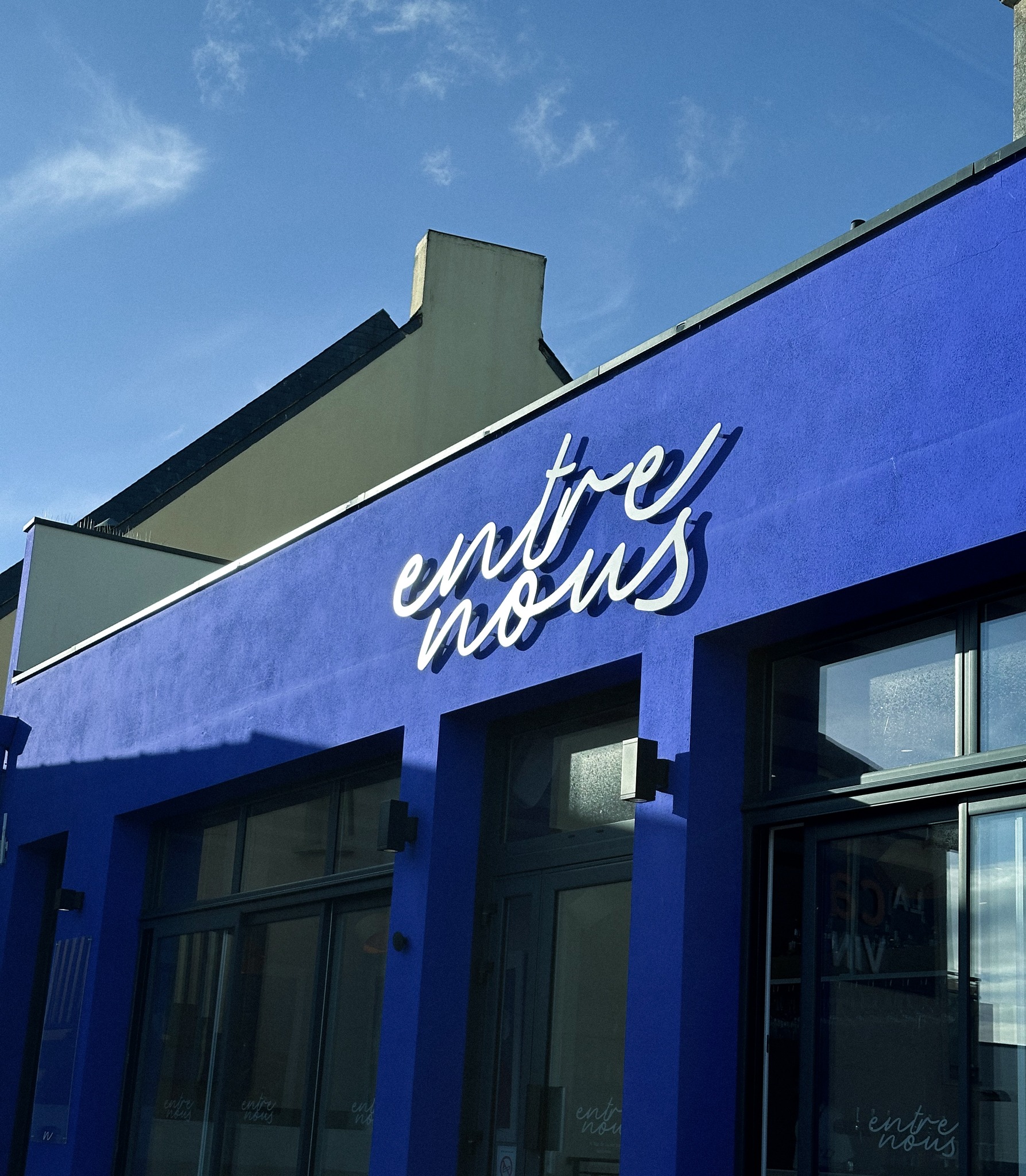 🎄 Bientôt Noël… vous avez réfléchi à vos cadeaux ? 🎁
Parce qu’on le sait… il y a toujours deux team :
➡️ Ceux qui ont déjà tout bouclé depuis octobre.
➡️ Et ceux qui improvisent le 23 au soir 🙈
Est ce que ça serait pas l’occasion d’offrir une carte cadeau à un proche pour passer un moment entre nous ?
Et vous, vous en êtes où cette année ?
Dites-nous en commentaire ✨
-
Entre Nous
35 rue de la marine
29730 Le Guilvinec
+33 (0)2 98 92 73 56
Ouvert du jeudi au lundi 🌈
#entrenous #guilvinec #entrenousguilvinec #restaurantguilvilnec #dejeuner #diner #goûter #boireunverre #paysbigoudensud #bigoudenjoy
Crédit photo : @ludel.communication