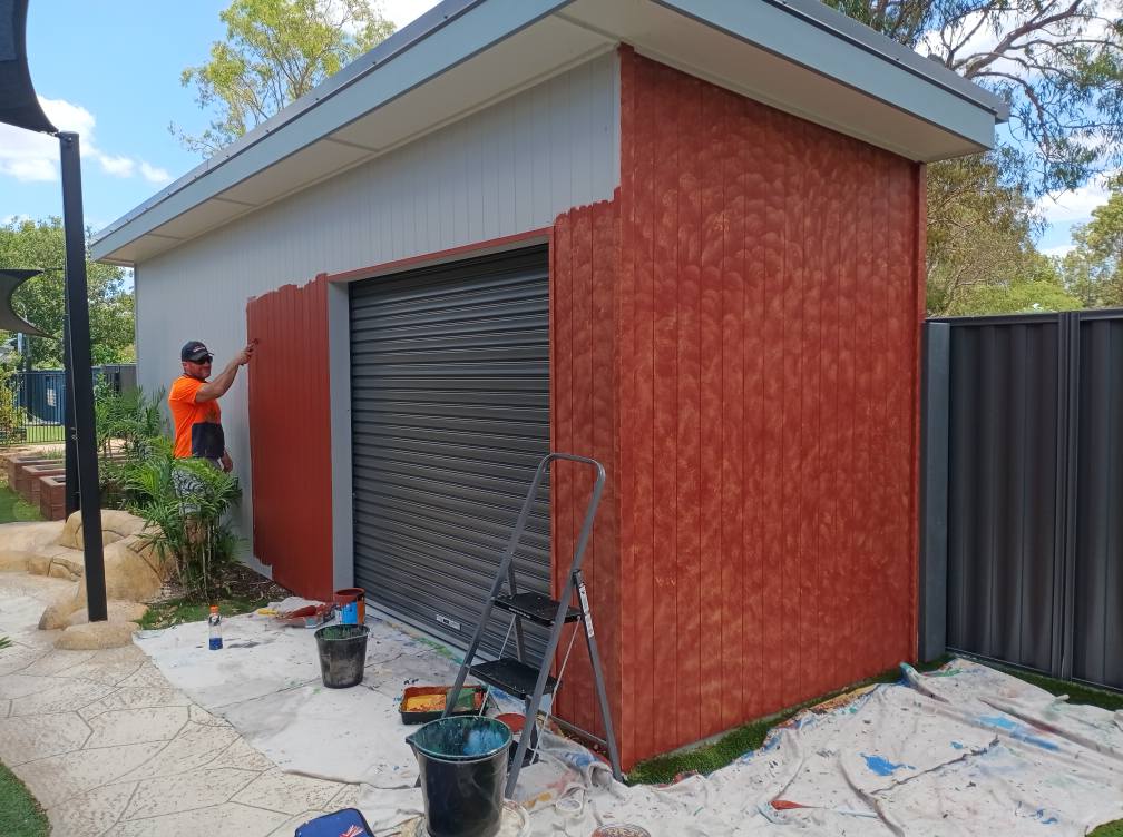 Yesterday, we initiated our work on a new mural at another Active Kids Early Learning Centre in Hillcrest. The staff are outstanding and the children displayed keen curiosity about our work on their shed. The wombats are of considerable significance to the centre, as a rescue wombat named 'Bella' serves as the centre's mascot. We still have a considerable amount of work ahead, and we will provide updates as we progress 😀😀