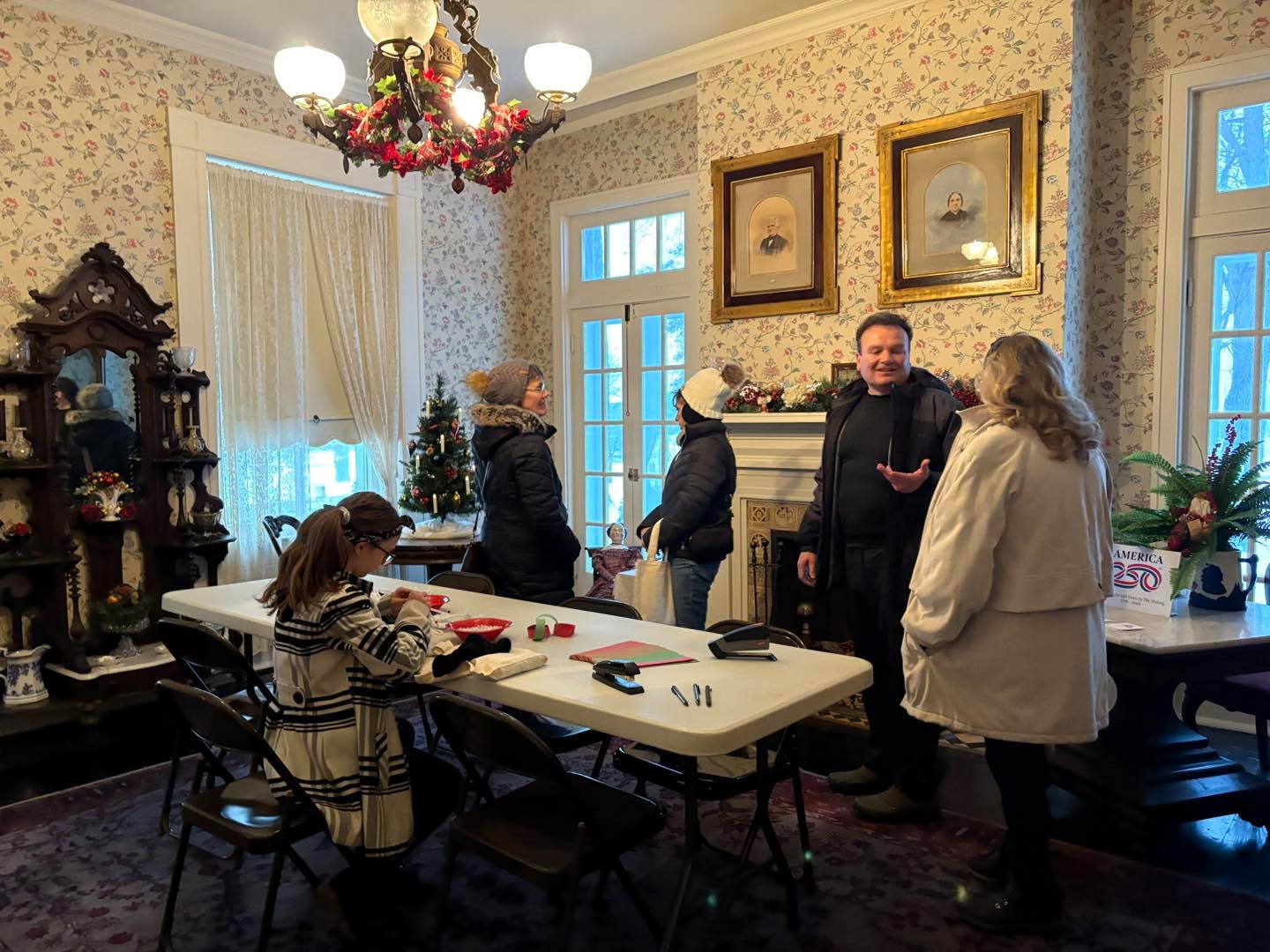 ❄️☃️ What a beautiful night for Christmas at Lane Place! Thank you to everyone who braved the cold and snow and came out to celebrate the holiday season with us!