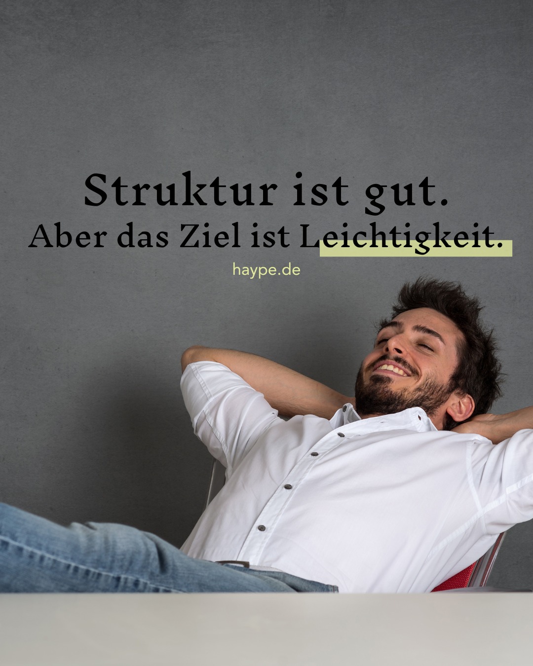 Wir ticken anders, als die meisten Agenturen und Dienstleister.
Wenn wir bei haype Prozesse digitalisieren, Dashboards bauen oder Automatisierungen entwickeln, dann geht es nie nur um Effizienz oder Zahlen.
Es geht um Entlastung.
Denn die Wahrheit ist:
Viele Inhaber:innen und Führungskräfte sind nicht überfordert,
weil sie zu wenig leisten, sondern weil sie zu viel selbst tragen.
Ständige Erreichbarkeit.
Operativer Druck.
Entscheidungen im Minutentakt.
Und das Gefühl, immer „on“ sein zu müssen.
Digitalisierung kann das ändern.
Nicht, weil Tools alles lösen, sondern weil sie Klarheit schaffen.
Wenn Abläufe transparent sind, Aufgaben sauber verteilt und Informationen dort verfügbar sind, wo sie hingehören, dann entsteht etwas, das in vielen Unternehmen fehlt:
Ruhe.
Darum geht’s.
Nicht um mehr Software, sondern um mehr Balance.
Nicht um Kontrolle, sondern um Vertrauen.
Nicht um Technik, sondern um Menschen.
Wie schafft ihr es, im Alltag abzuschalten, oder fällt euch das (noch) schwer?
#digitalisierung #haype #stressmanagement #entlastung