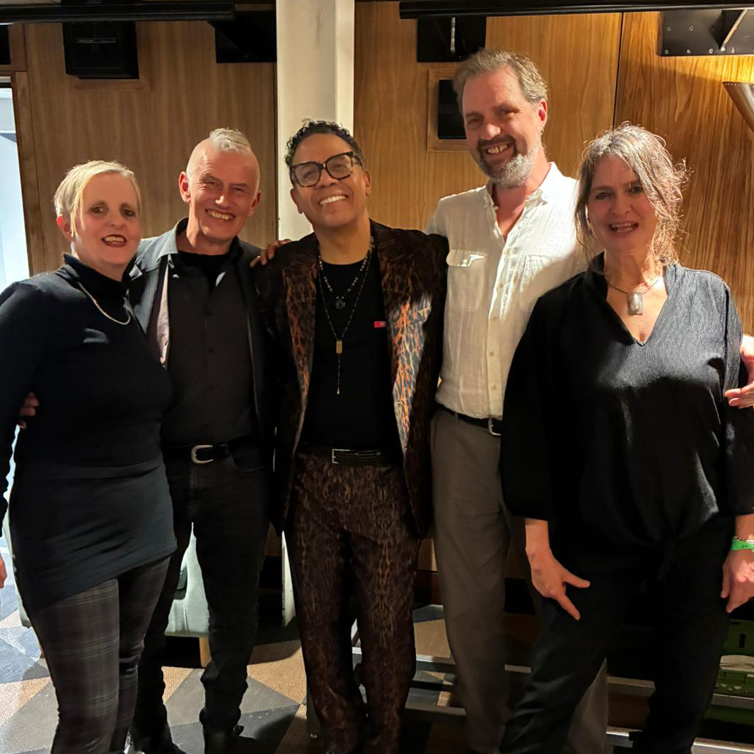 What a night to remember with Carlos Alomar 🧡 on the last night of the D.A.M. Trilogy European Tour. Performing songs from David Bowie's 'Berlin' albums. So lovely to chat to the band plus Toyah and Robert Fripp for good measure! #damtrilogytour2025 #carlosalomar #davidbowie #toyah #robertfrippofficial #thebristolbeacon