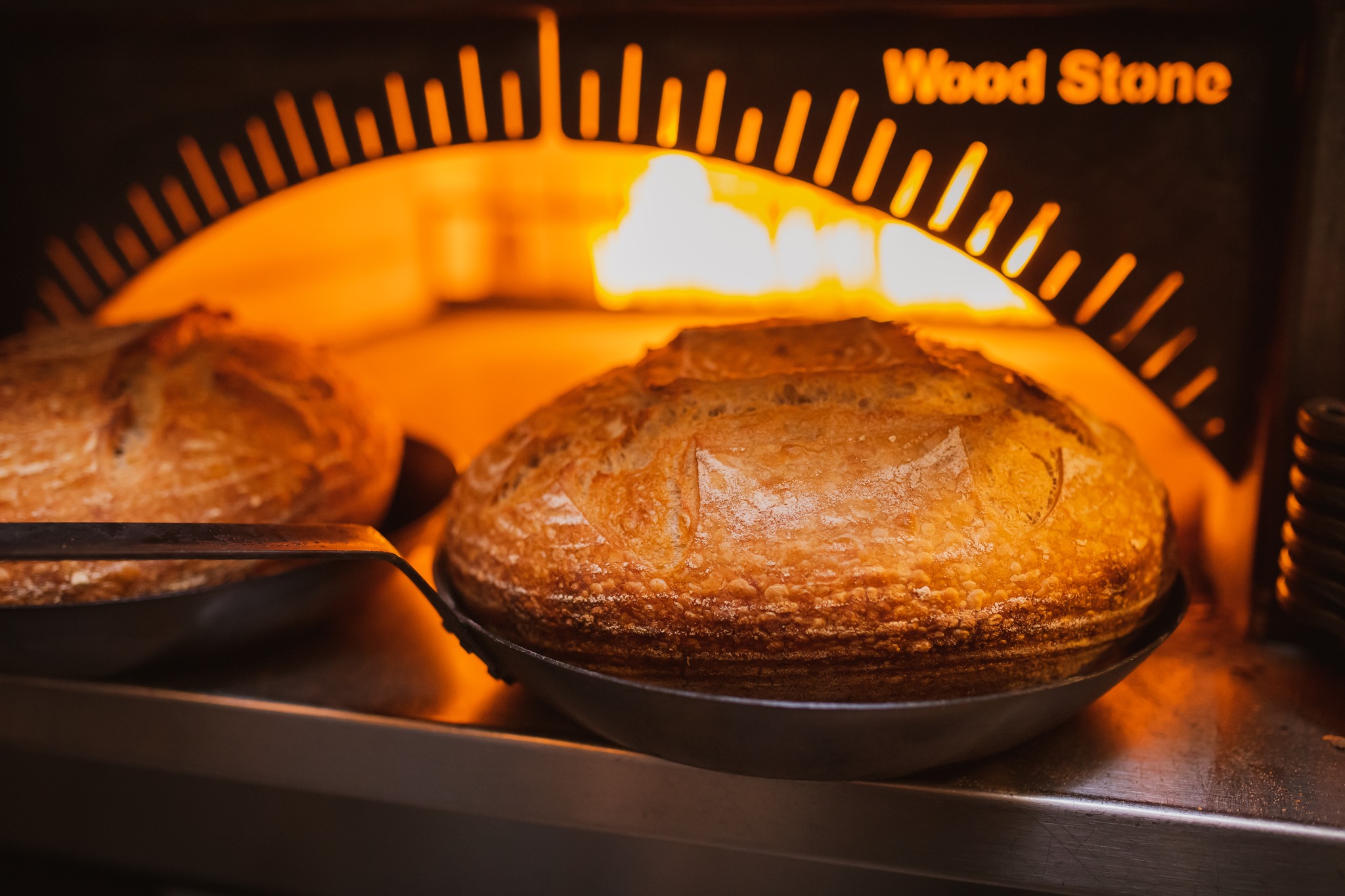 Our house sourdough!
Baked fresh every day at Storia Cucina using our 1971 sourdough starter and Cairnspring Mills flour, then finished in our Woodstone oven before serving at Storia Cucina and Bar Cicotti.
📸 @kristinkins