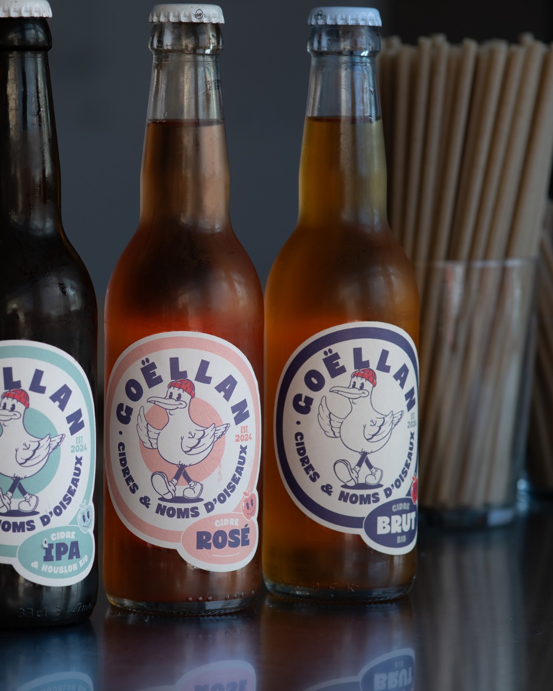 🍎✨ Zoom sur Goëllan Cidre… on les adore !!!
Des cidres locaux, frais, francs, qui réveillent les papilles ✨
À la carte :
• IPA : aromatique et surprenant
• Rosé : léger, fruité, super gourmand
• Brut : classique, sec, toujours efficace
Lequel est votre préféré ? 💙
-
Entre Nous
35 rue de la marine
29730 Le Guilvinec
+33 (0)2 98 92 73 56
Ouvert du jeudi au lundi 🌈
#entrenous #guilvinec #entrenousguilvinec #restaurantguilvilnec #dejeuner #diner #goûter #boireunverre #paysbigoudensud #bigoudenjoy
Credit photo : @lepontdesimages_studiophoto