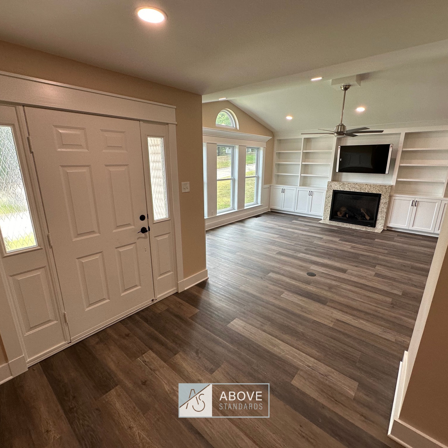 Final pictures on the Post Oak project are finally here! Thank you so much to the homeowners for their trust in my vision of their remodel, and our smooth collaboration that made all of this possible. Since I am limited on photographs on these posts, I implore you to go back and look at before pictures to give these the full effect of the transformation that occurred. I had to separate the final pictures into two posts, so next up are the master bathroom pics!
#abovestandardsllc #postoakproject #centralarkansasremodeling #remodeling #residentialhomes #residentialremodeling #craftsmantrim #builtin #fireplace