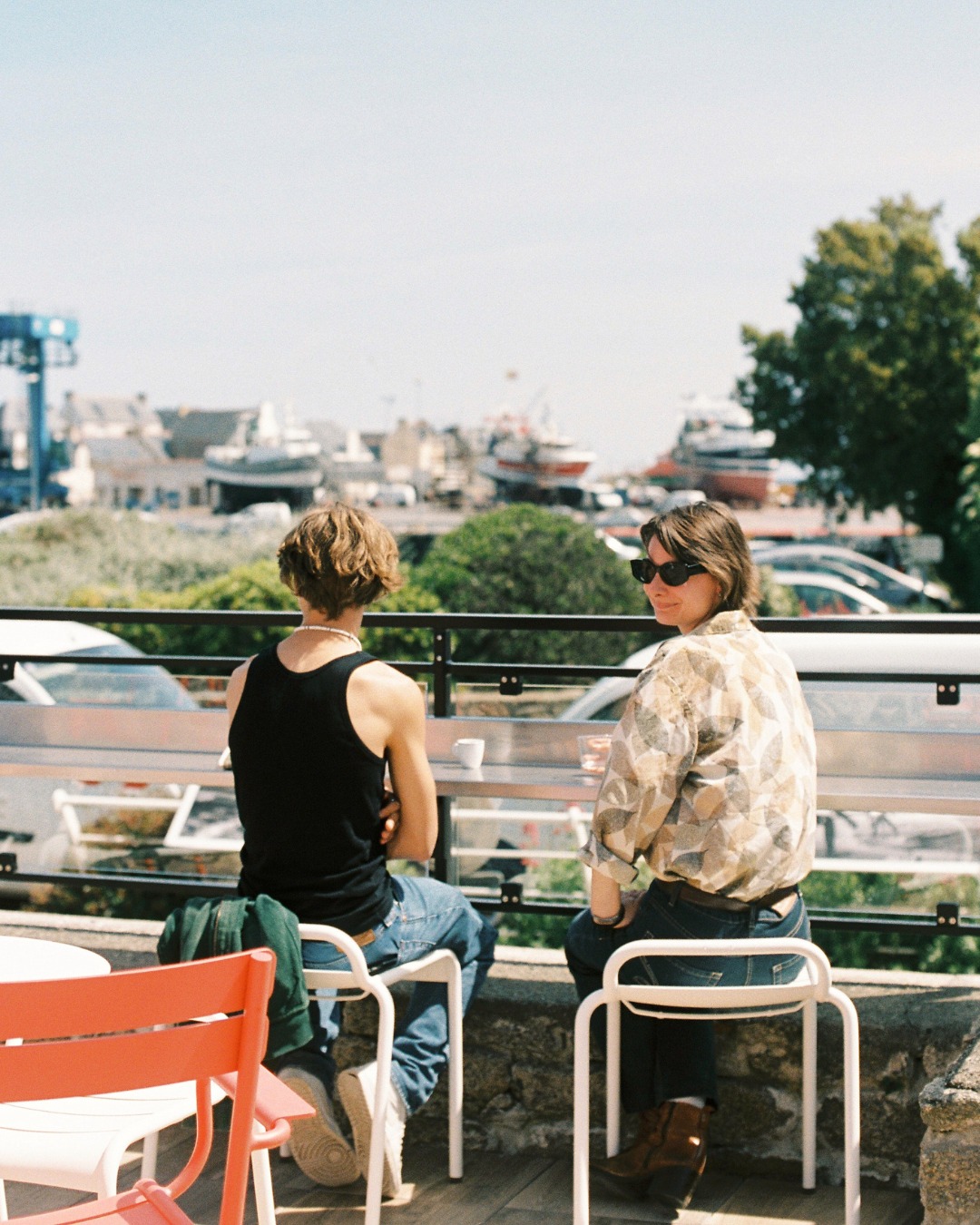 🌱 On y pense déjà…
Le printemps arrive dans 105 jours 🌸
Le soleil plus chaud, les verres qui tintent, les balades à rallonge…
Mais avant ça, on savoure pleinement les fêtes de fin d’année ! 🎄✨
Chaleur, petits plats, cafés réconfortants… chaque moment a son charme 💙
-
Entre Nous
35 rue de la marine
29730 Le Guilvinec
+33 (0)2 98 92 73 56
Ouvert du jeudi au lundi 🌈
#entrenous #guilvinec #entrenousguilvinec #restaurantguilvilnec #dejeuner #diner #goûter #boireunverre #paysbigoudensud #bigoudenjoy
Credit photo : @marineburucoa