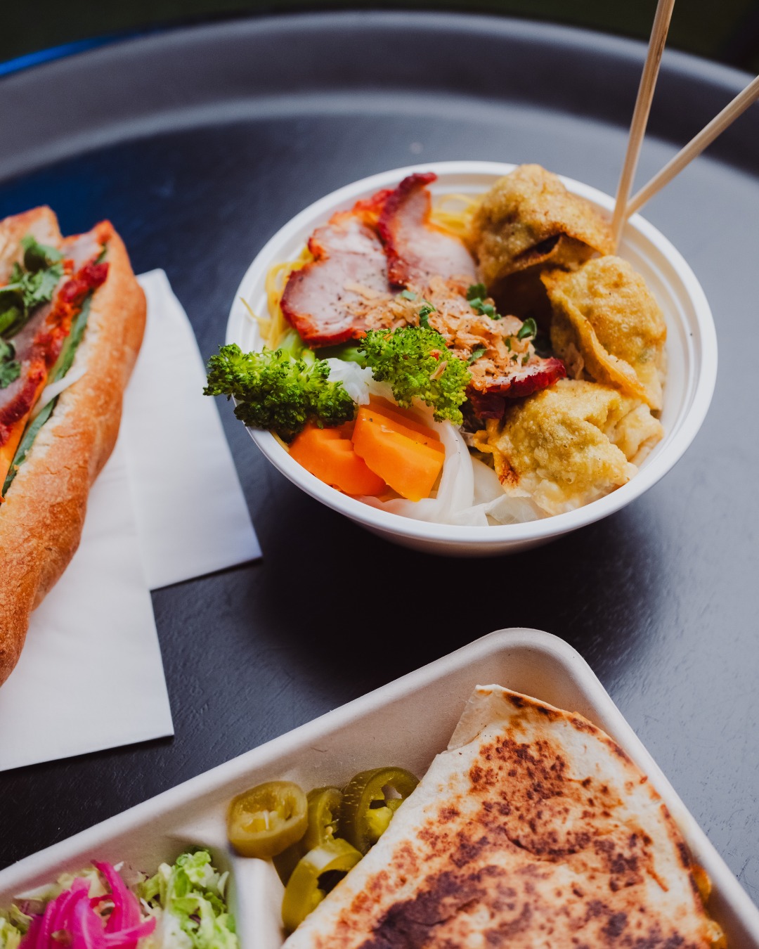 A little comfort. A little spice. A lot of Christmas cheer .
From golden dumplings to rich satay bowls, @satayme brings warmth and flavour to every festive lunch break. Slow down, savour the moment, and treat yourself to something special this December.
Find them at 18 Willis St.
�#18WillisSt #WellingtonCBD