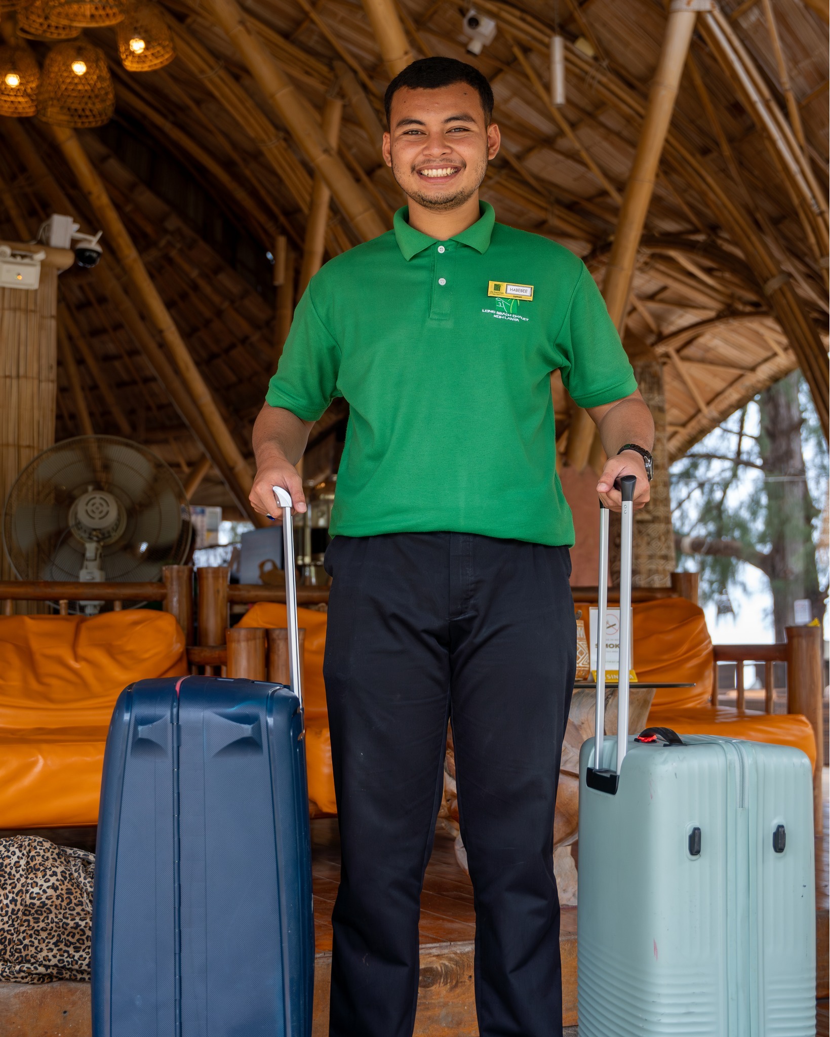 Warm welcomes, friendly faces, and service from the heart. Our staff is here to make every moment special😊💚
Enjoy our best direct booking rates here! ➡️ link in bio
📞094 432 8889
📩info@longbeachchalet.net
🌐www.longbeachchalet.net