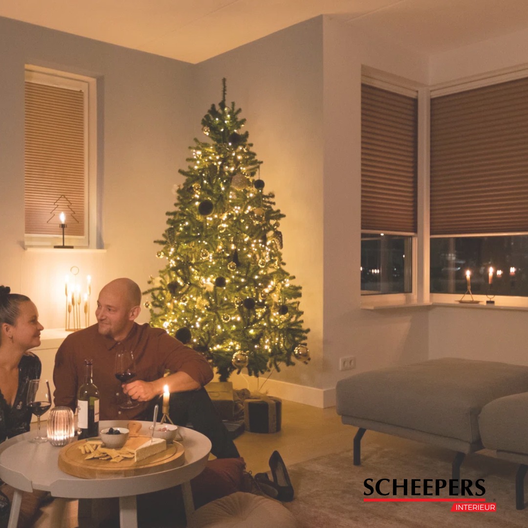 Scheepers Interieur wenst iedereen een fijne kerst!
Vandaag zijn wij geopend tot 15:00 uur in verband met Kerstavond.
Aanstaande zaterdag 27 december gewoon geopend, dus kom vooral langs voor een adviesgesprek of om inspiratie op te doen.