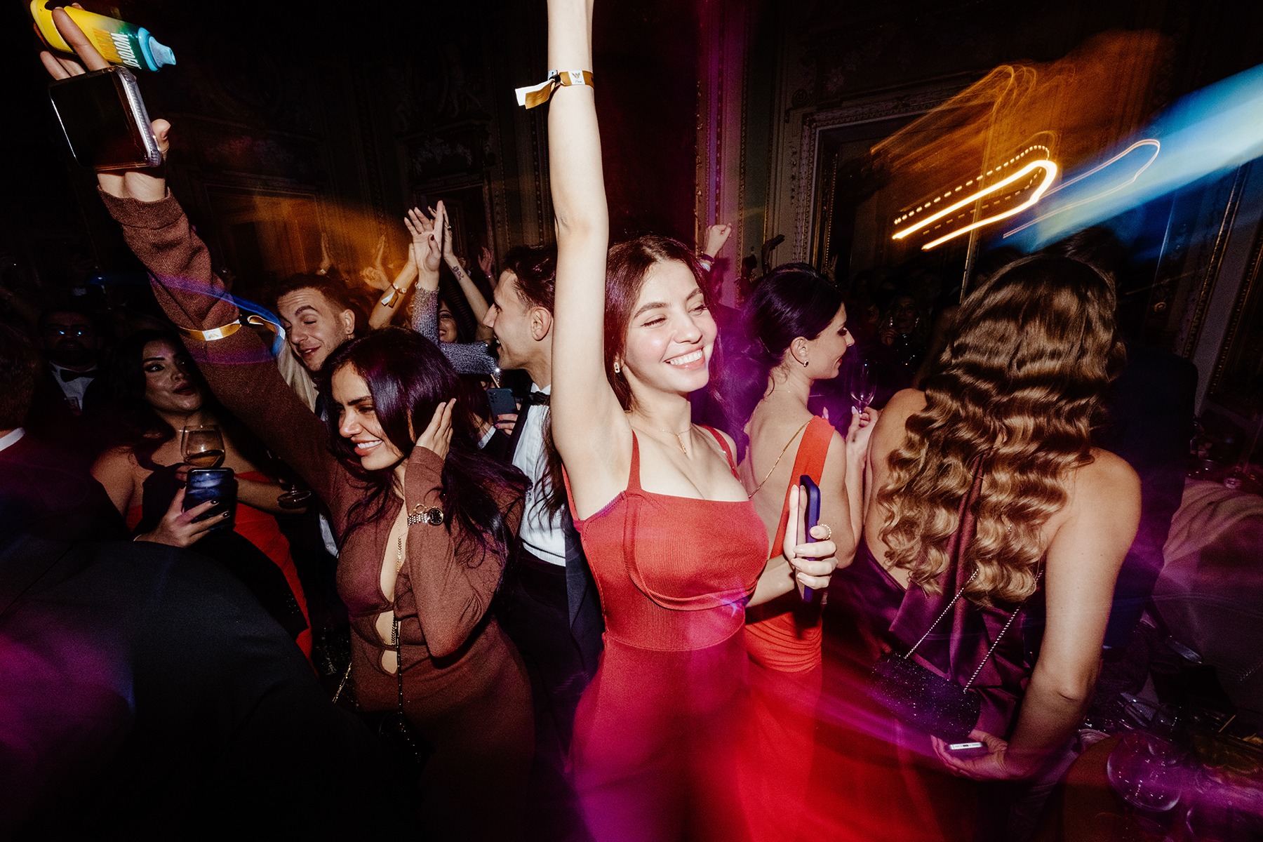 The best nights are the ones where the music takes over, your friends are in your orbit, and there's that one person across the dance floor who keeps catching your eye.
Le Roi Soleil promises exactly this: a ballroom full of energy, a crowd dressed to impress, and that electric feeling when you're entirely present in the moment. 31 December. No holding back.
Every ticket has found its owner. If you're one of them, we'll see you there!
@prive_events_malta