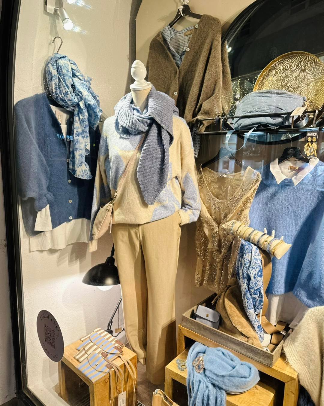 Ice Blue āļø - passend zu den Temperaturen. š
Unsere Ćffnungszeiten bis Weihnachten:
Montag-Freitag 9 - 18 Uhr
Samstag 9 - 18 Uhr
Sonntag 14 - 18 Uhr
@cubes_baden
ā
Hier findet ihr uns:
CUBEāS M2 Rathausgasse 8, 2500 Baden
CUBEāS M³ Rathausgasse 12, 2500 Baden