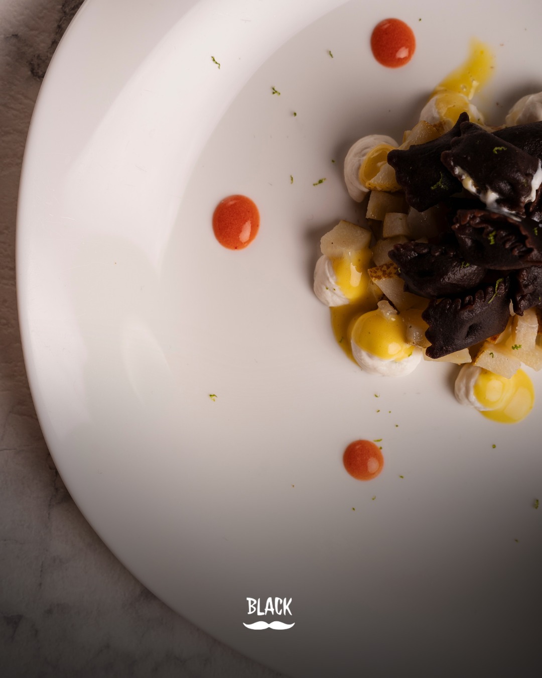 Piatti curati, con un gusto che si riconosce.
Perfetti per chi cerca equilibrio e qualità.
📍Black Cocktail • Wine & Restaurant – Via Matteo Pescatore 10 c, Torino
#BlackTorino #CucinaContemporanea #PiattiCreativi #FoodLoversTorino #EsperienzaDiGusto