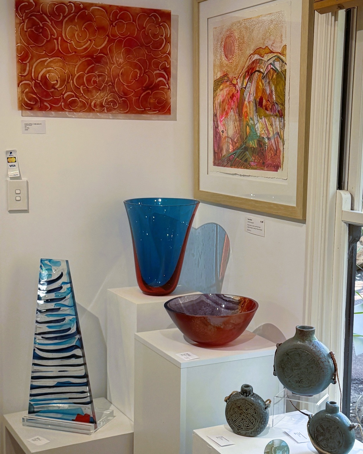 Liz from @koreearthceramics @christinehingston brought over her ceramic pieces and they so complement @christinehingston paintings and my glass. @sijuglass gallery is now set up ready for tomorrow's opening Sunday 7th Dec 10.30am-4pm and same time following Sunday 14th December. Hope to see you then.