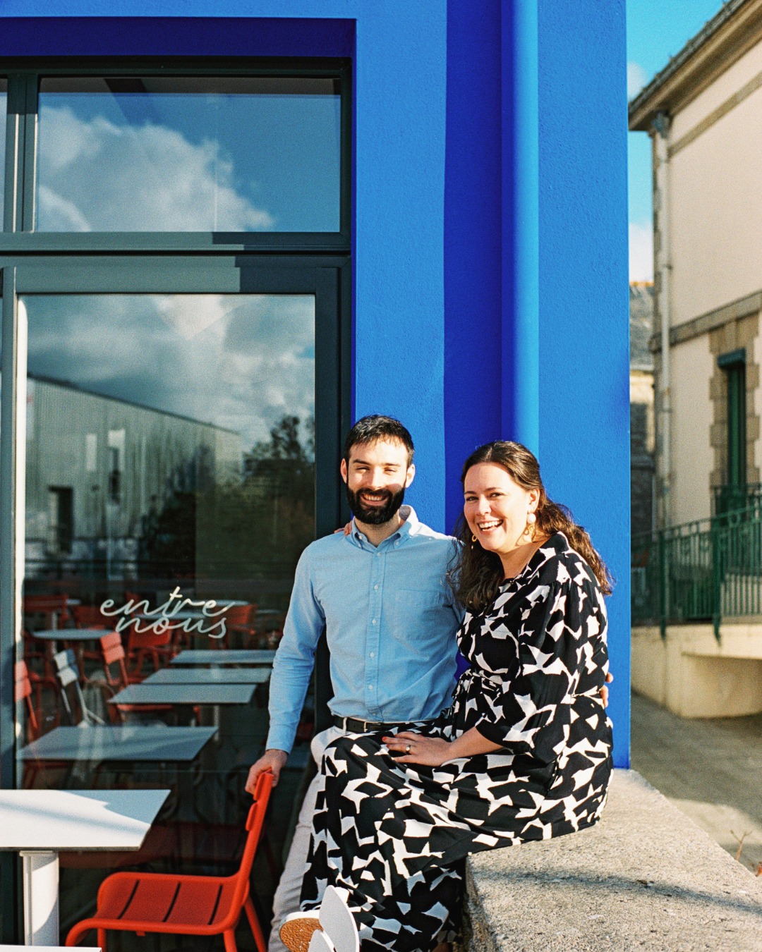 🎄✨ Nous vous souhaitons un très joyeux Noël !
Merci à chacun d’entre vous pour cette belle année passée à vos côtés 💙
Que cette journée soit remplie de rires, de bons petits plats, de douceur… et de moments partagés avec ceux que vous aimez !
Avec toute notre amitié,
Victoire & Sébastien
-
Entre Nous
35 rue de la marine
29730 Le Guilvinec
+33 (0)2 98 92 73 56
Ouvert du jeudi au lundi 🌈
#entrenous #guilvinec #entrenousguilvinec #restaurantguilvilnec #dejeuner #diner #goûter #boireunverre #paysbigoudensud #bigoudenjoy
Credit photo : @marineburucoa