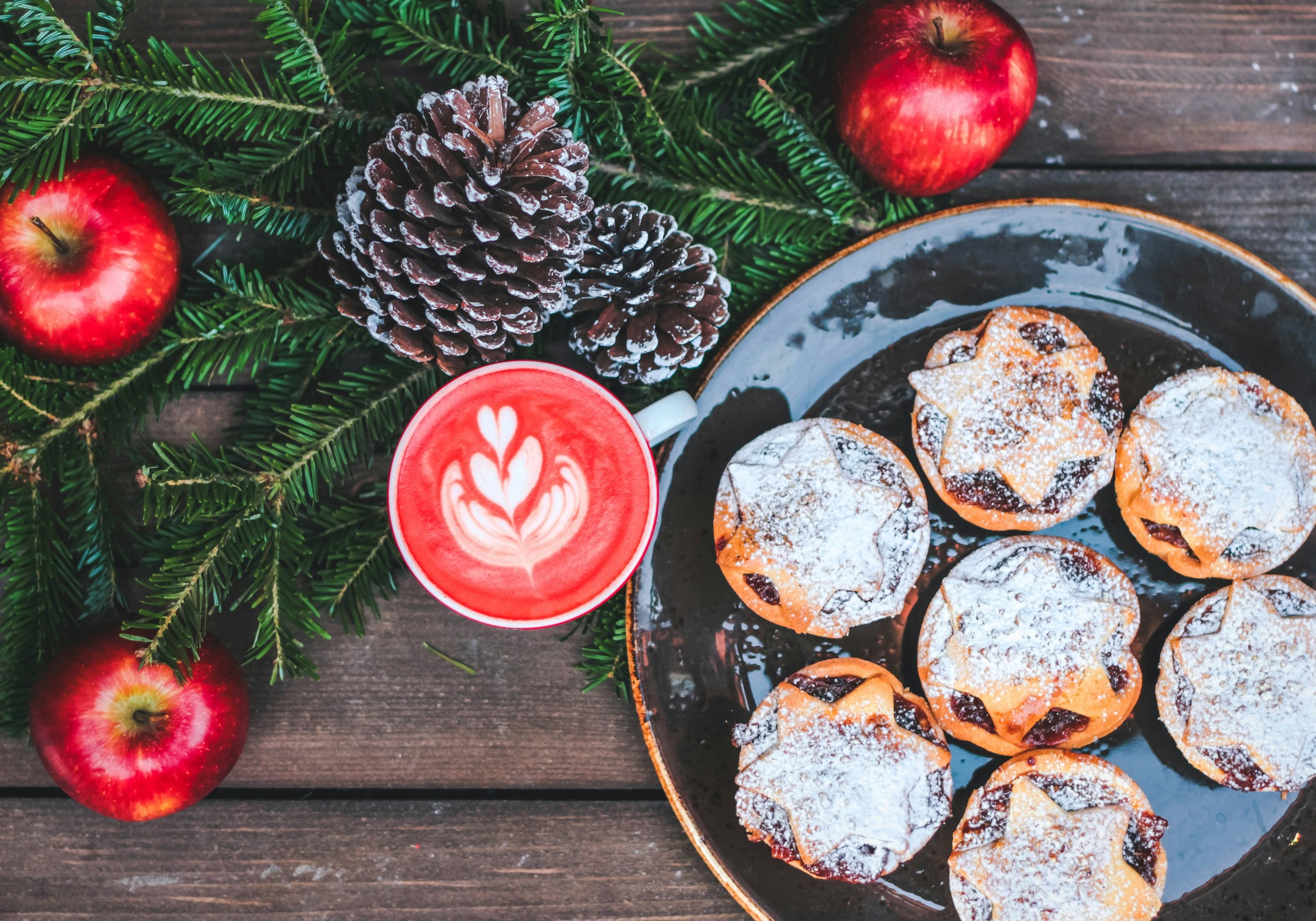 Mince pies are back! But you don't need to ditch your weight-loss goals. Here's how to enjoy some treats and reset quickly.
Go to BLOG on www.healthandhart.com
#runner #mincepie #weightloss #weight-loss #triathlon